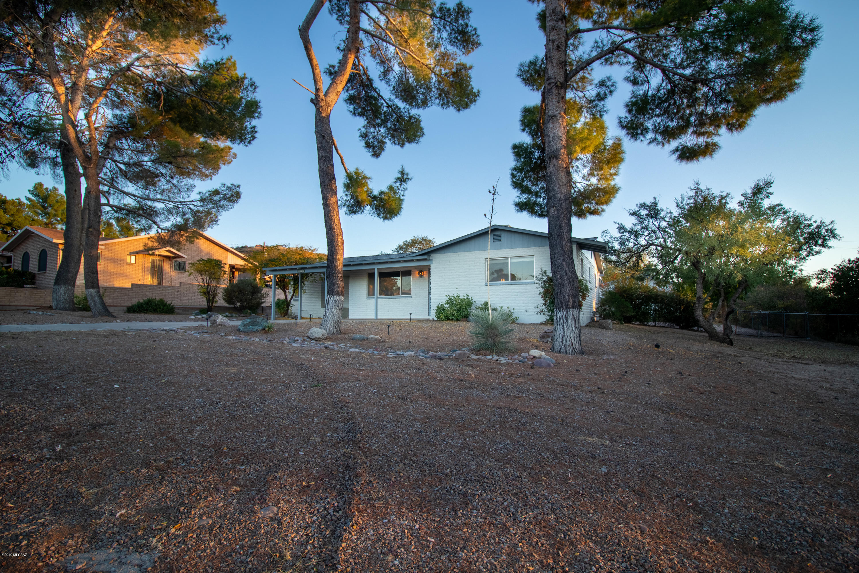 2145 W Paseo Redondo