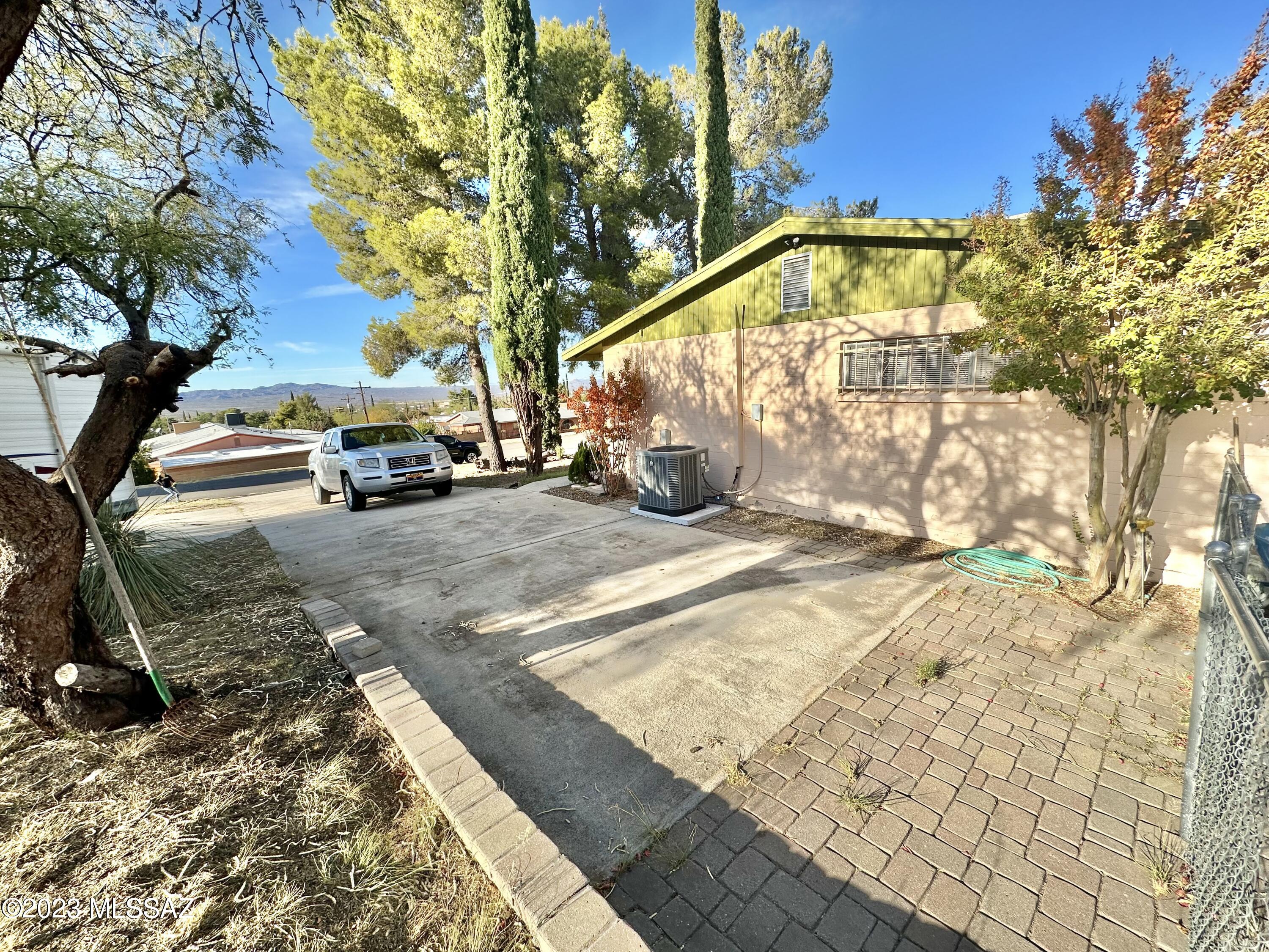 1905 W Paseo Redondo