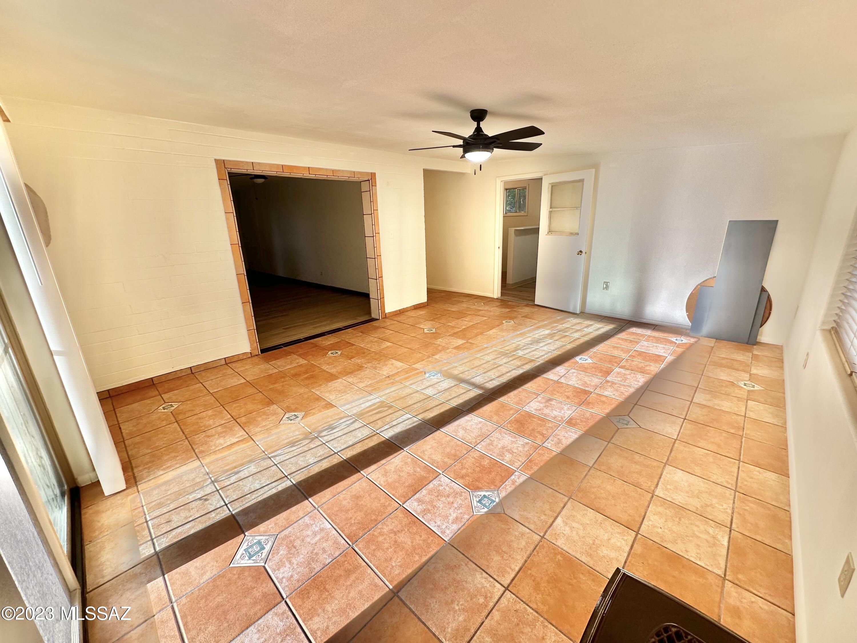 1905 W Paseo Redondo