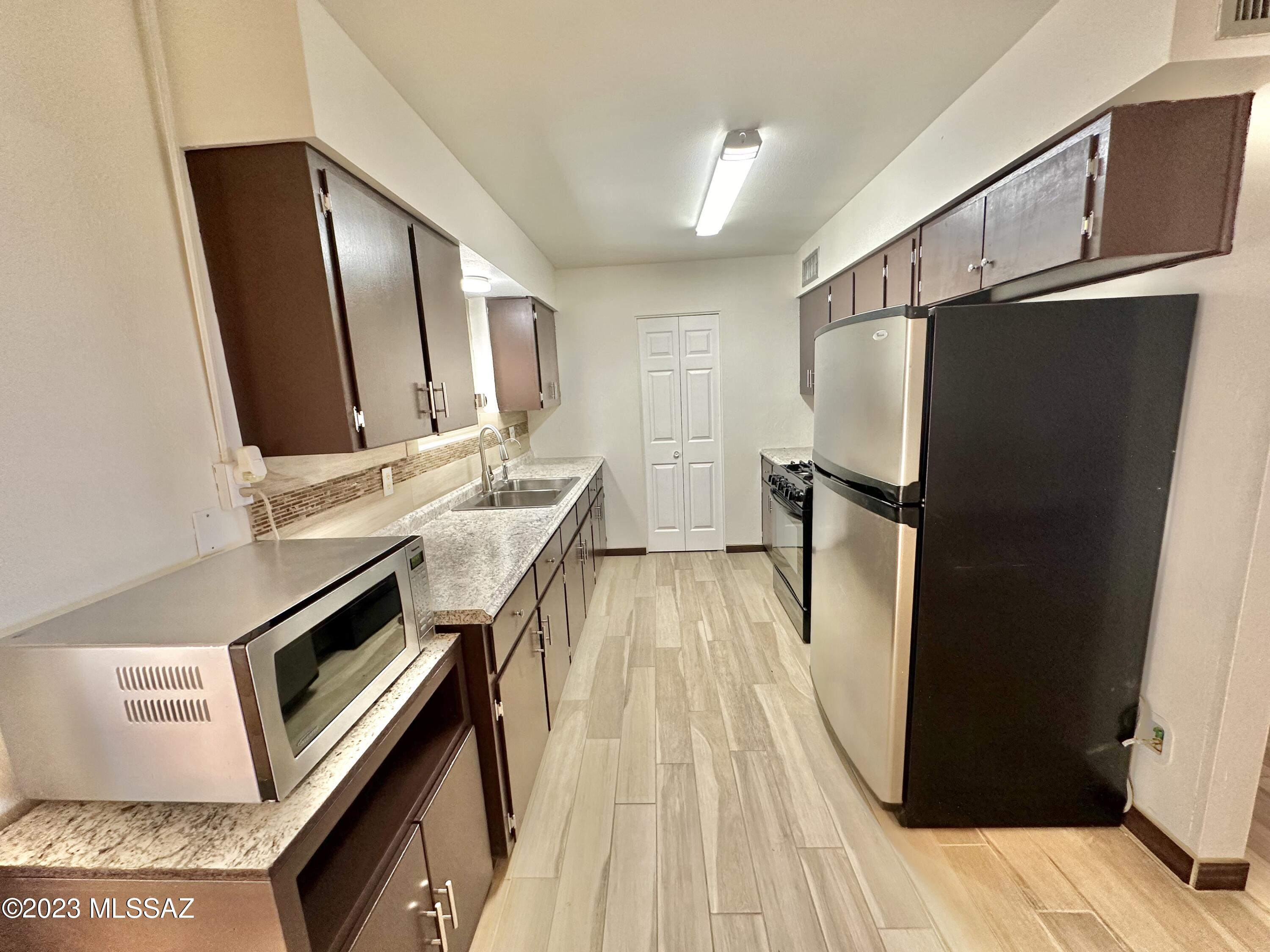 1905 W Paseo Redondo