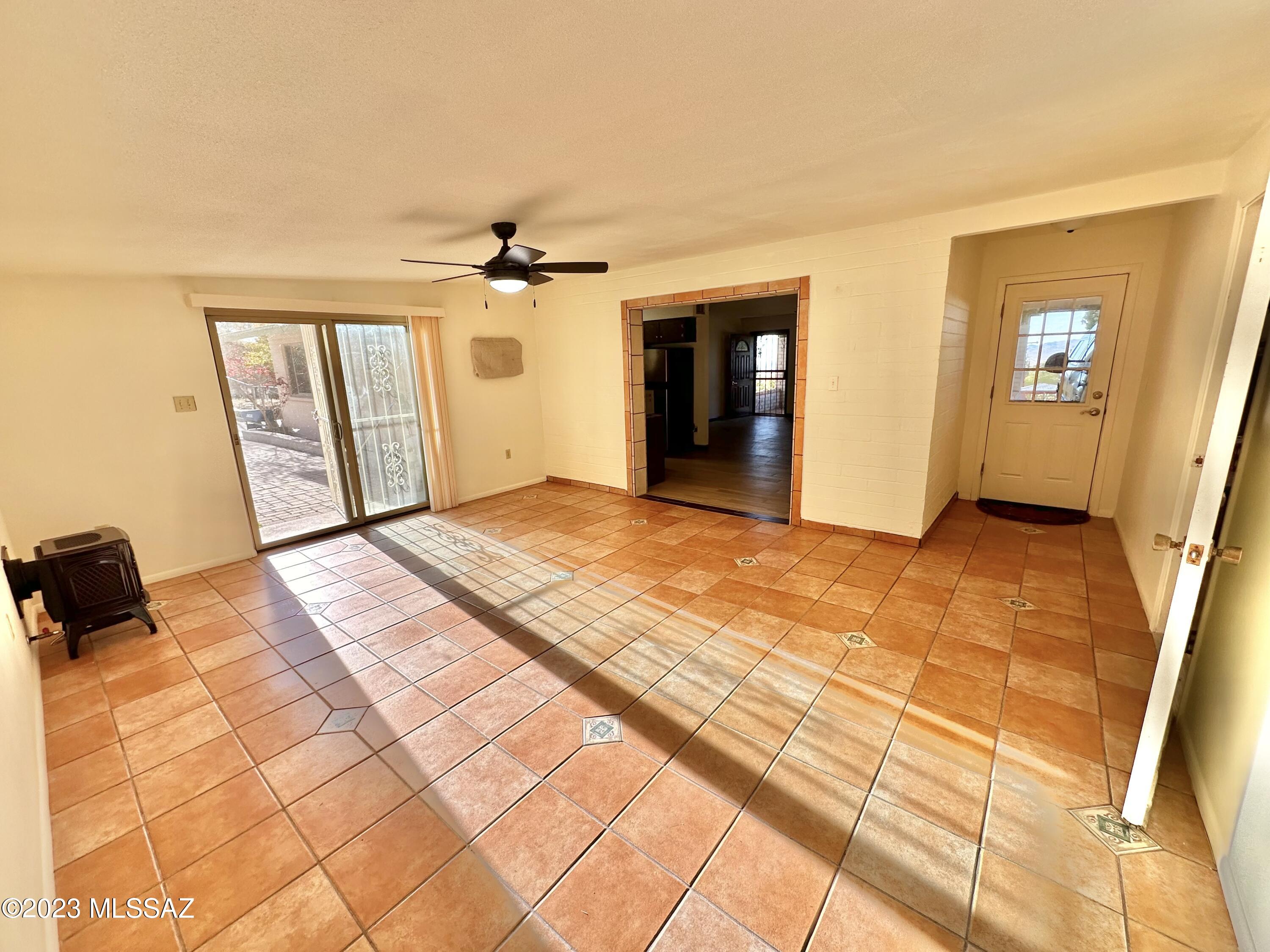 1905 W Paseo Redondo