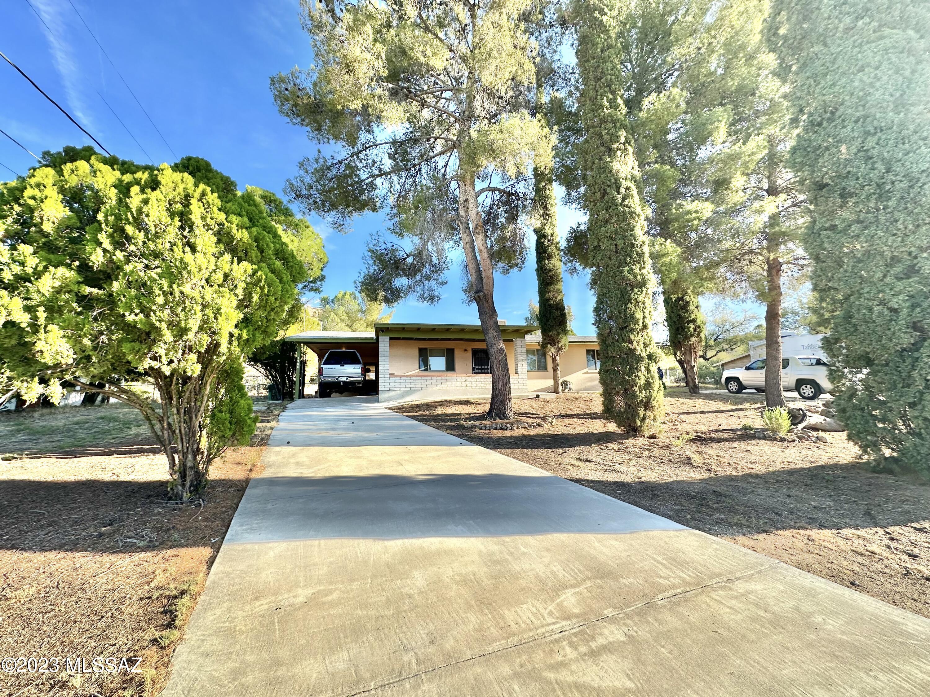 1905 W Paseo Redondo