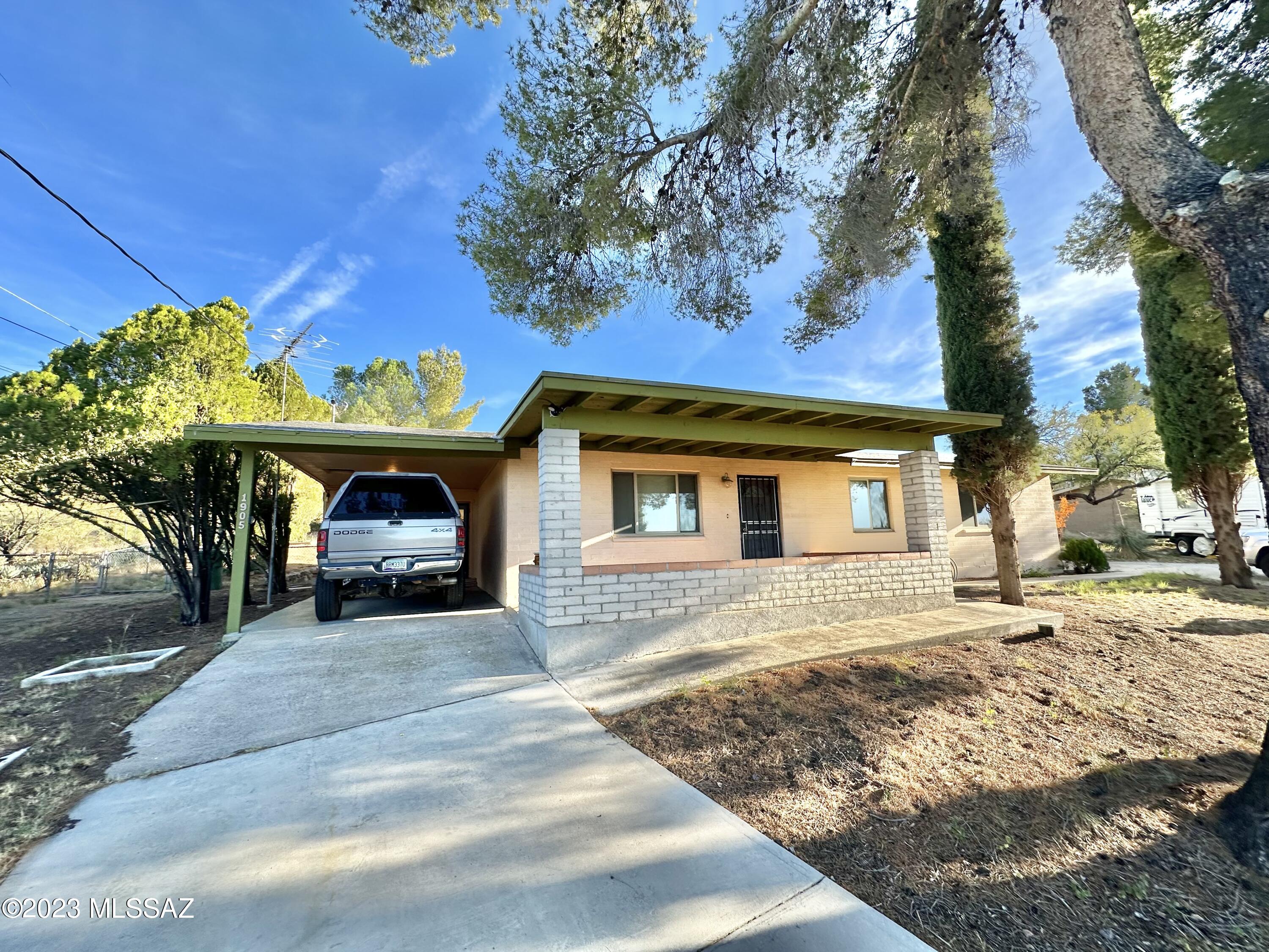 1905 W Paseo Redondo