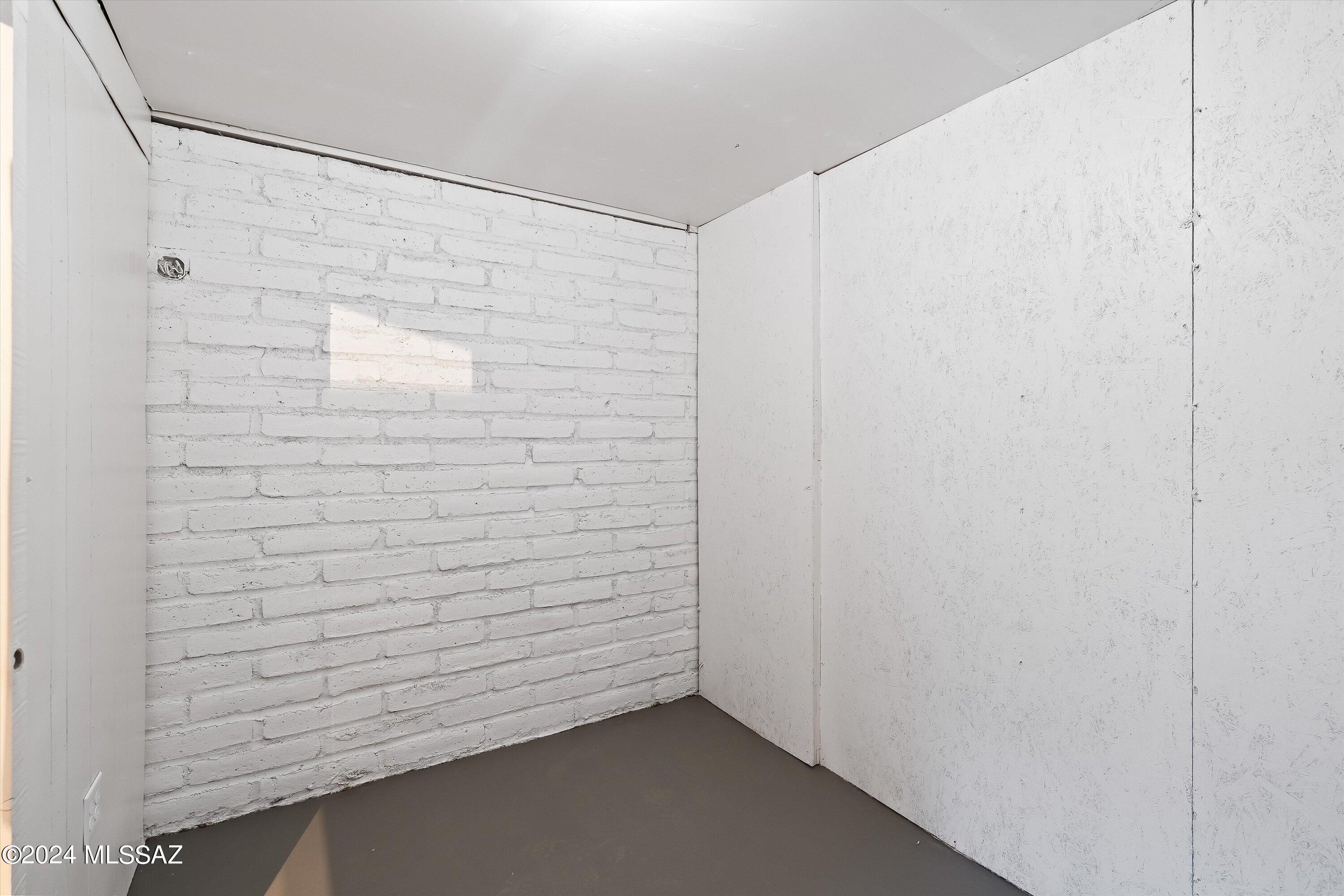 1550 N Calle Coruna