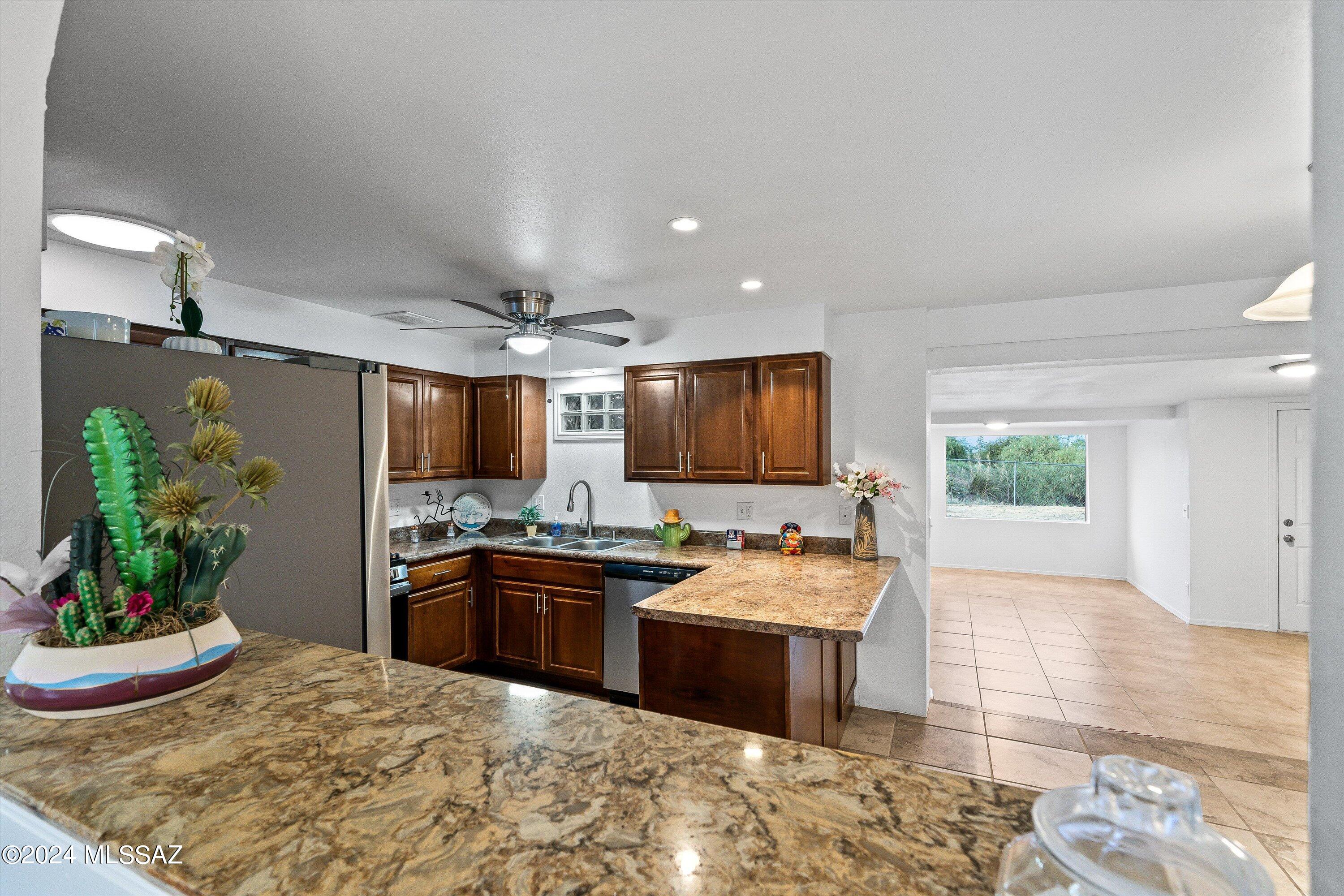 465 N Chaparral Street