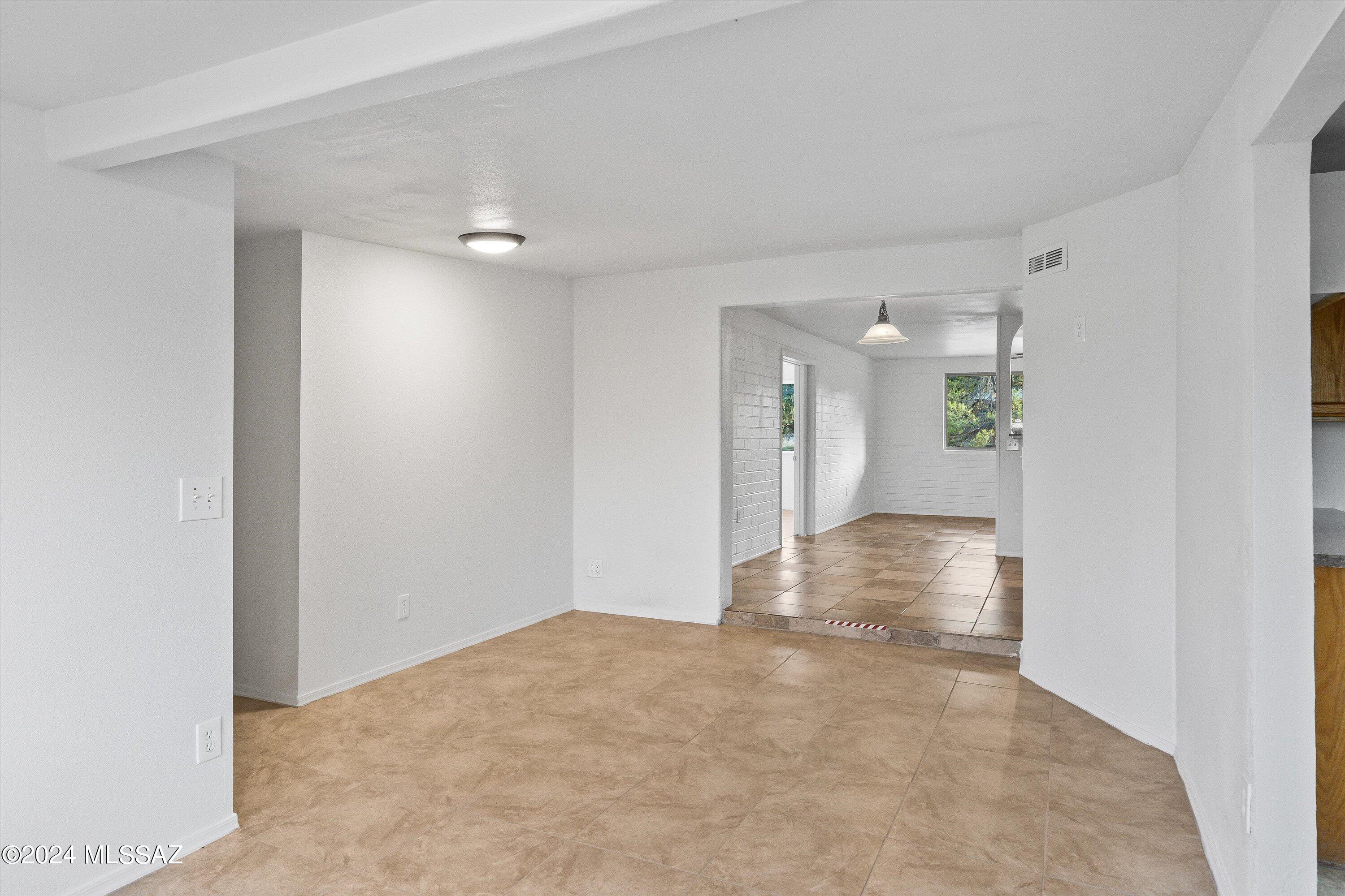 465 N Chaparral Street