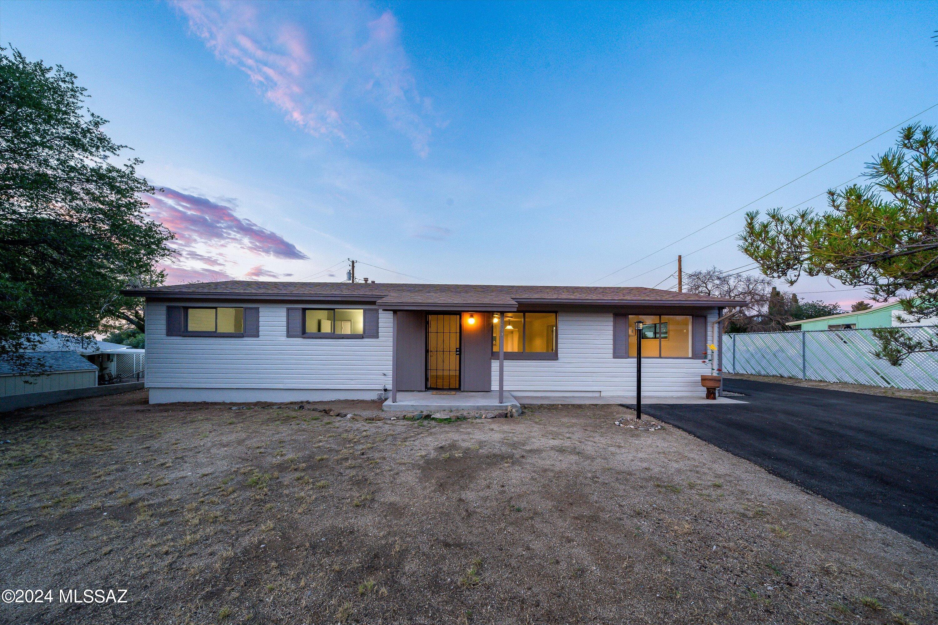 465 N Chaparral Street