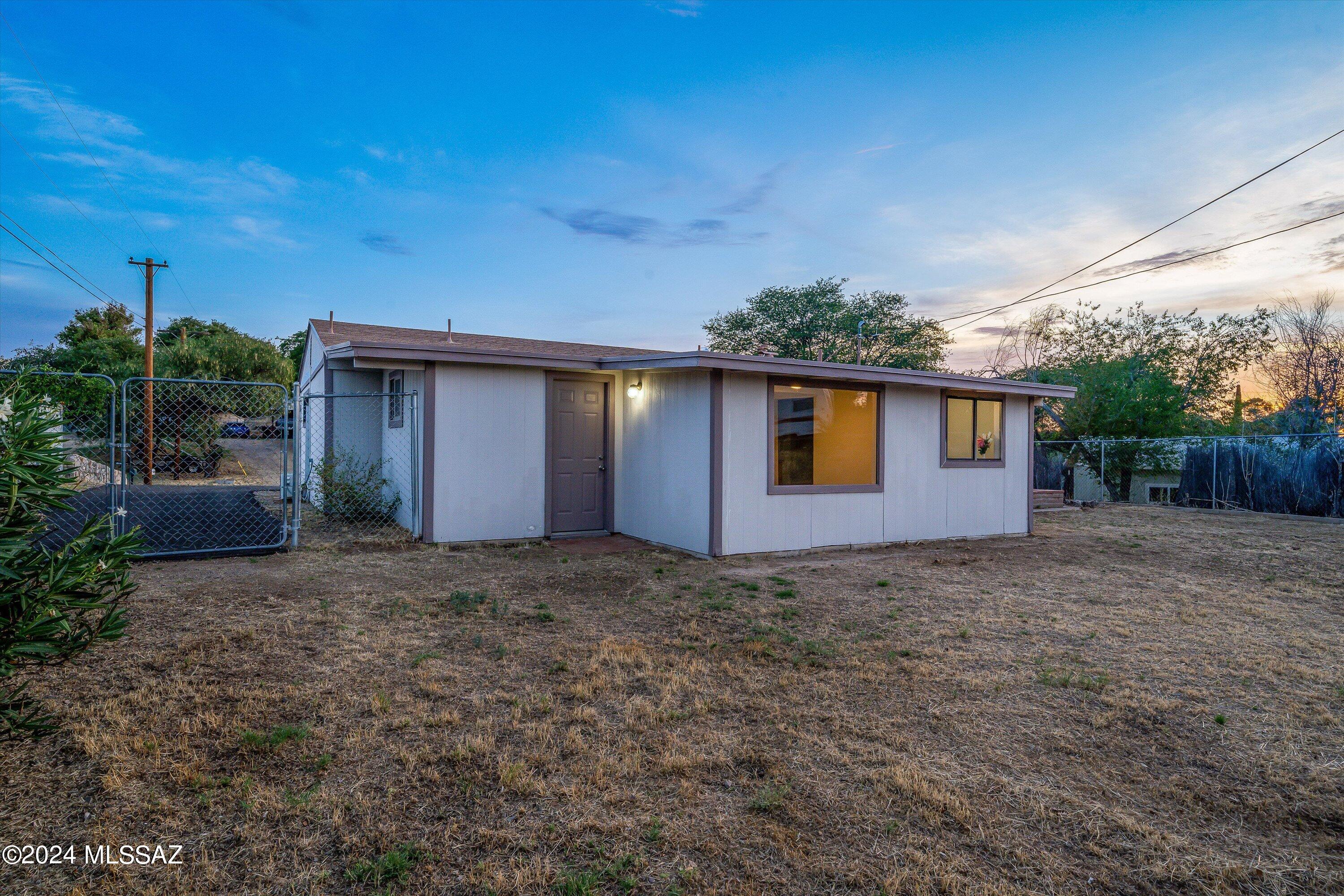 465 N Chaparral Street