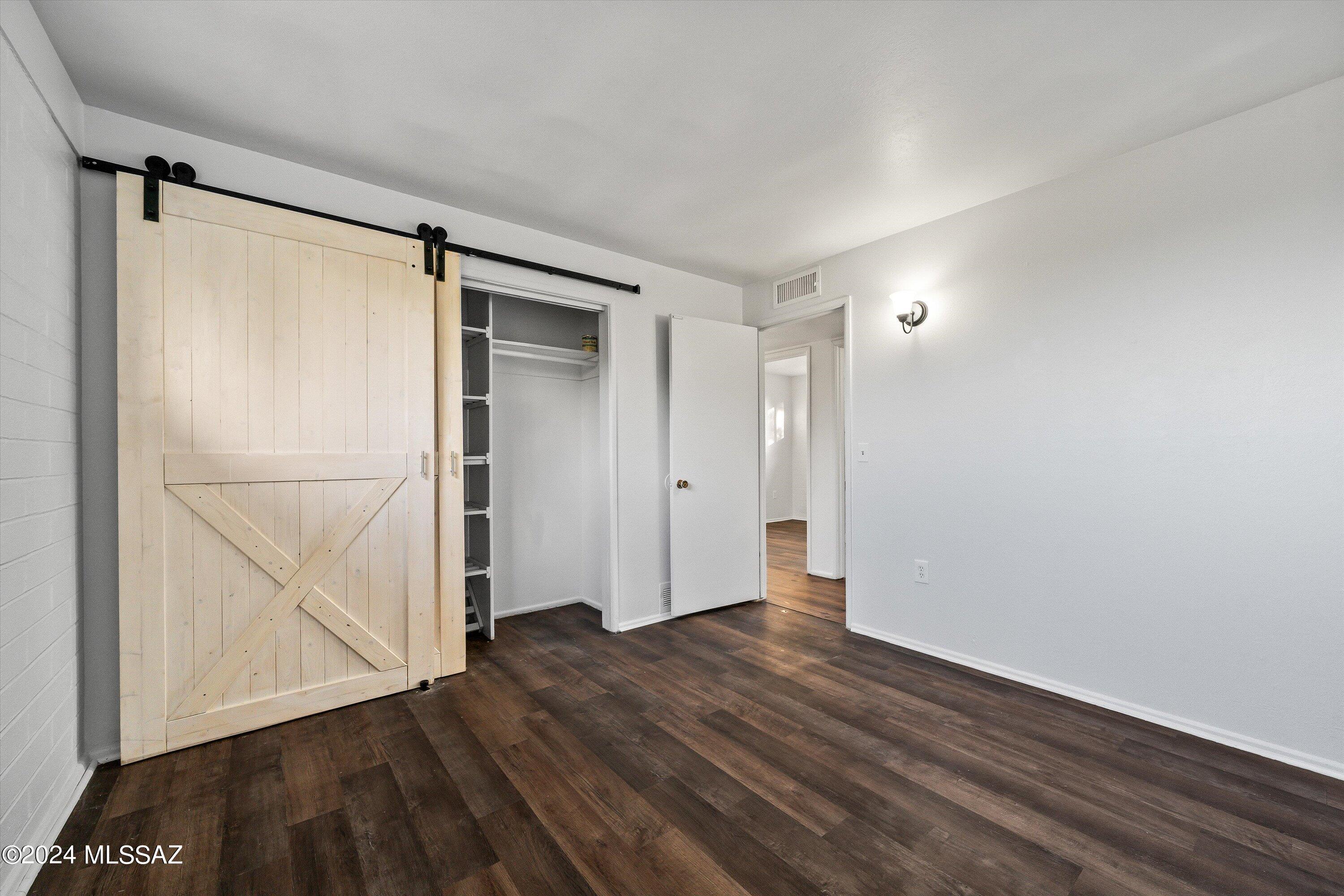 465 N Chaparral Street