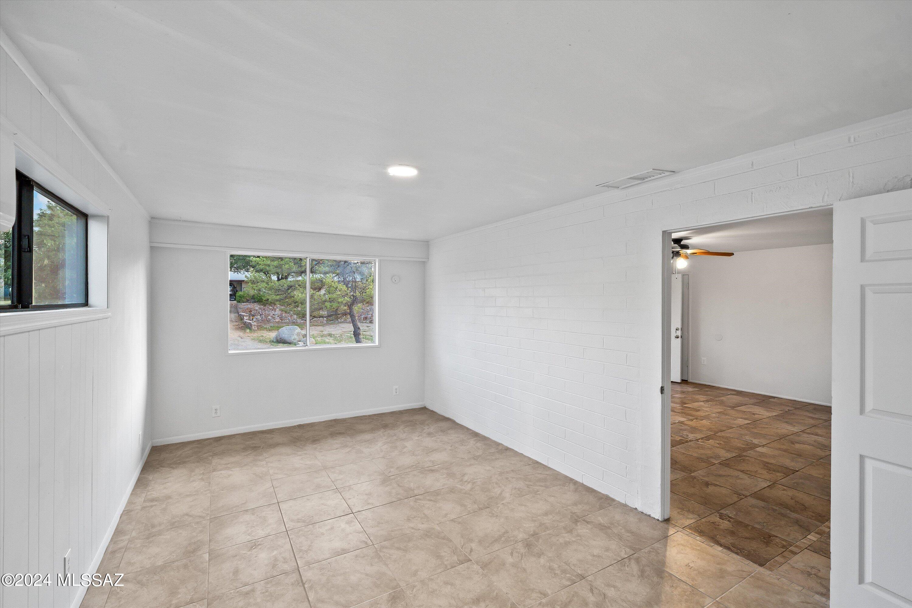 465 N Chaparral Street