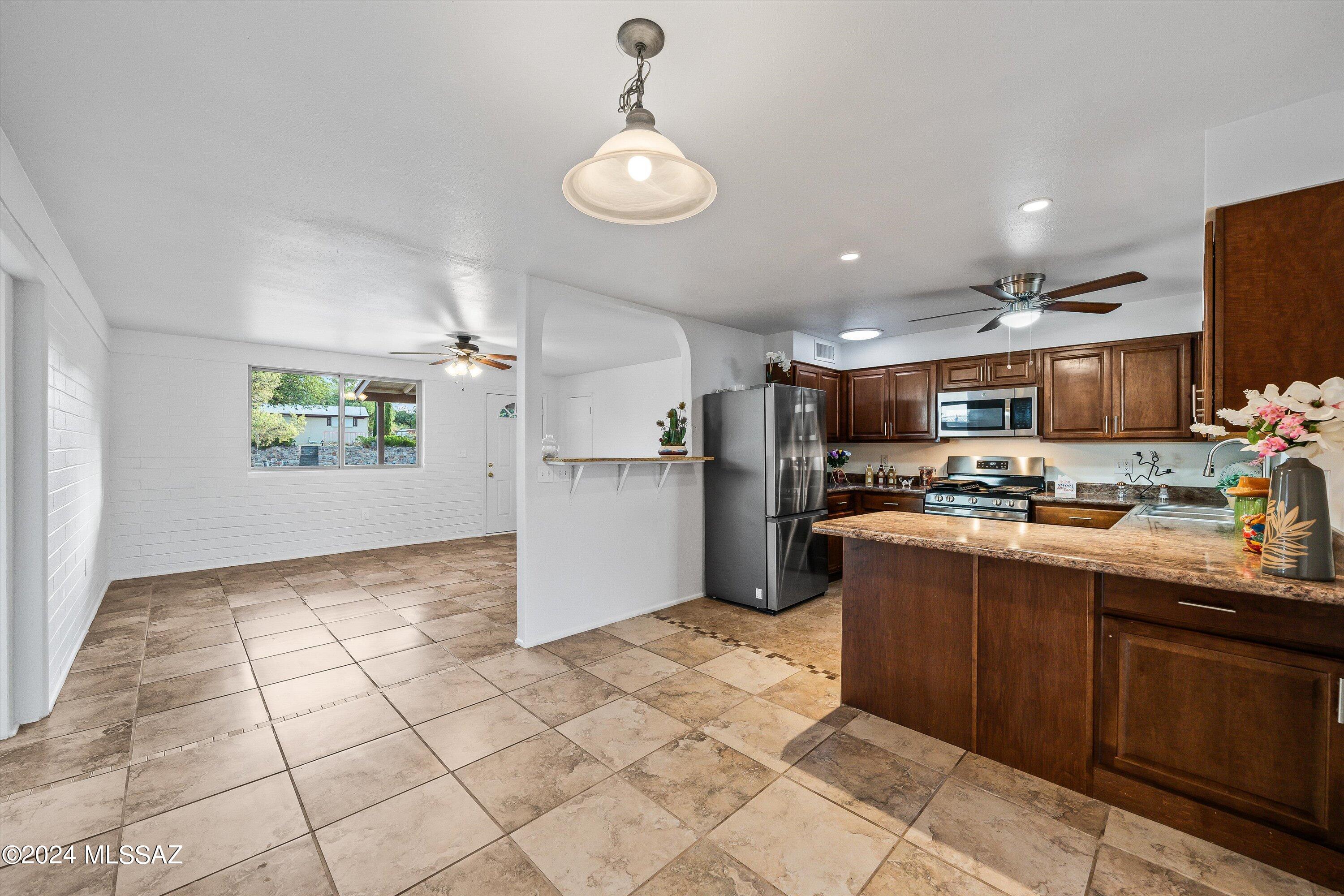 465 N Chaparral Street