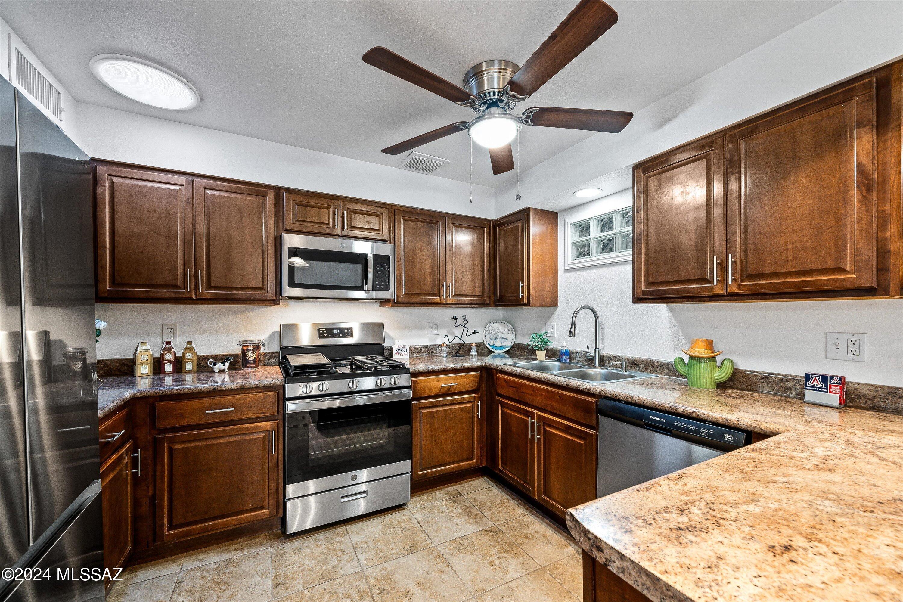 465 N Chaparral Street