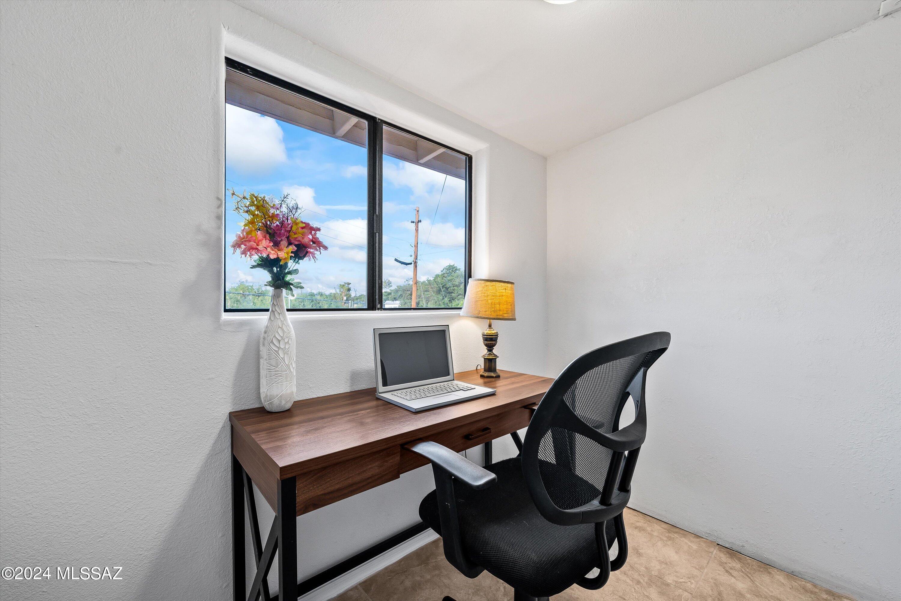 465 N Chaparral Street