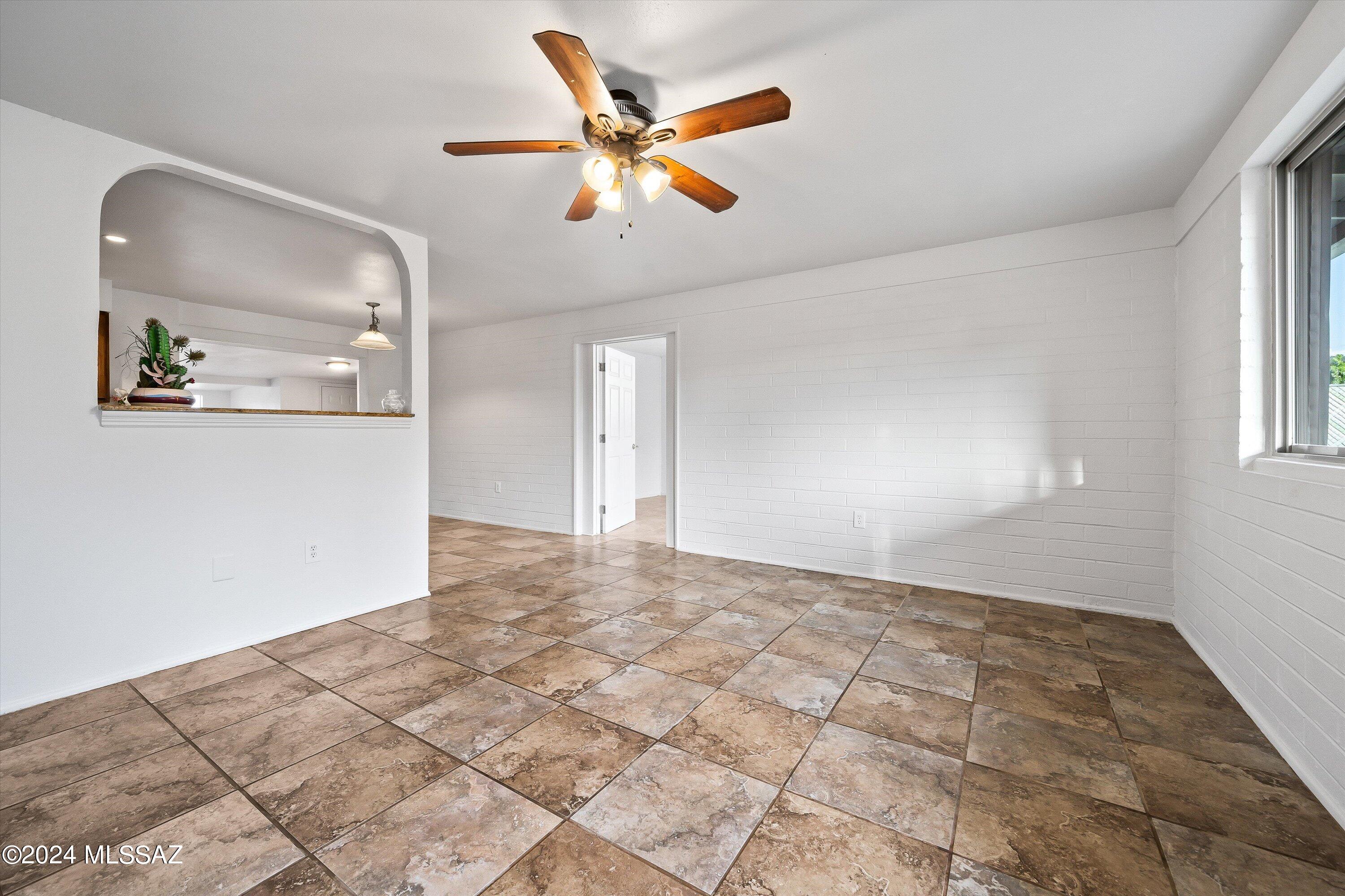 465 N Chaparral Street