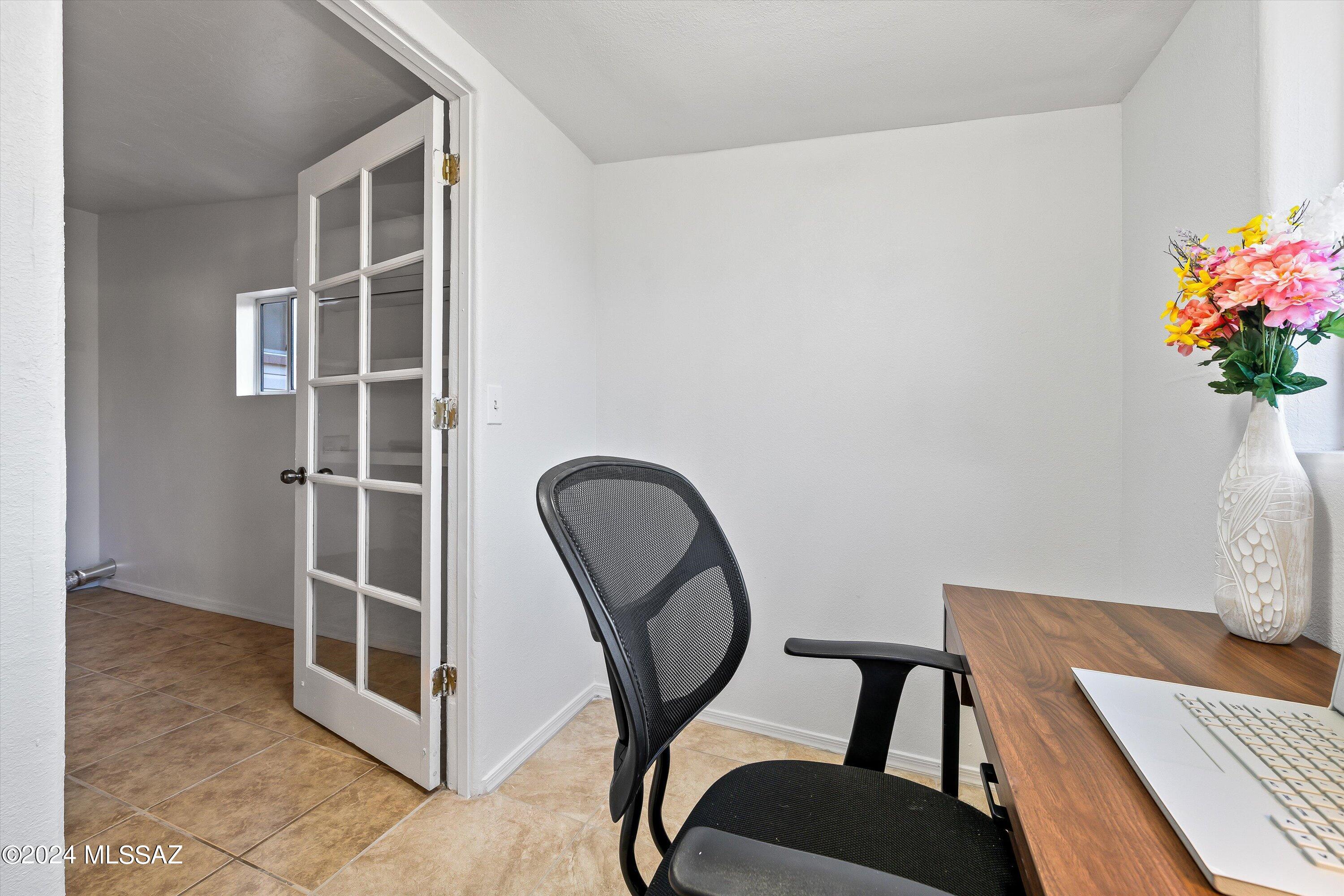 465 N Chaparral Street