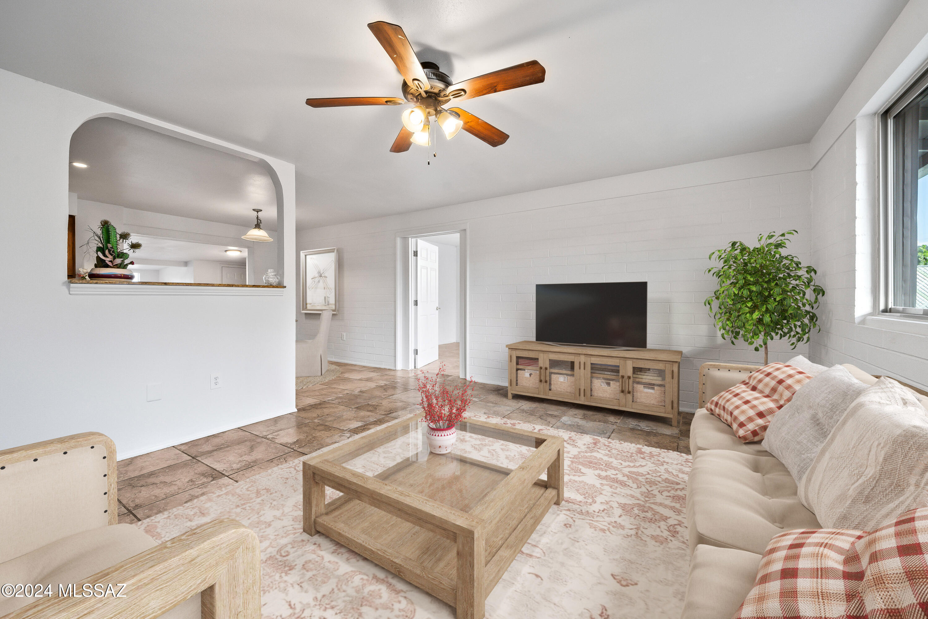 465 N Chaparral Street