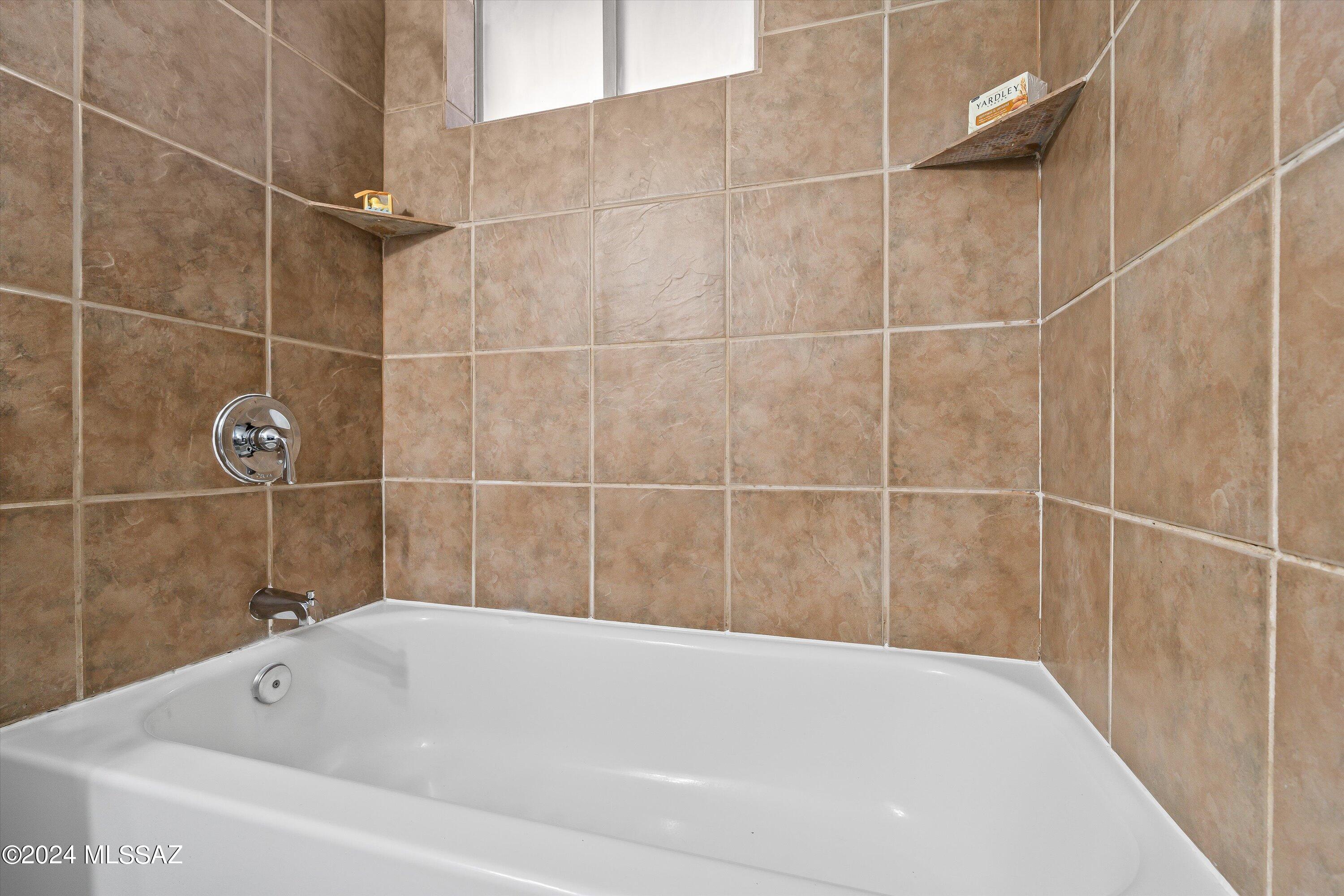 465 N Chaparral Street