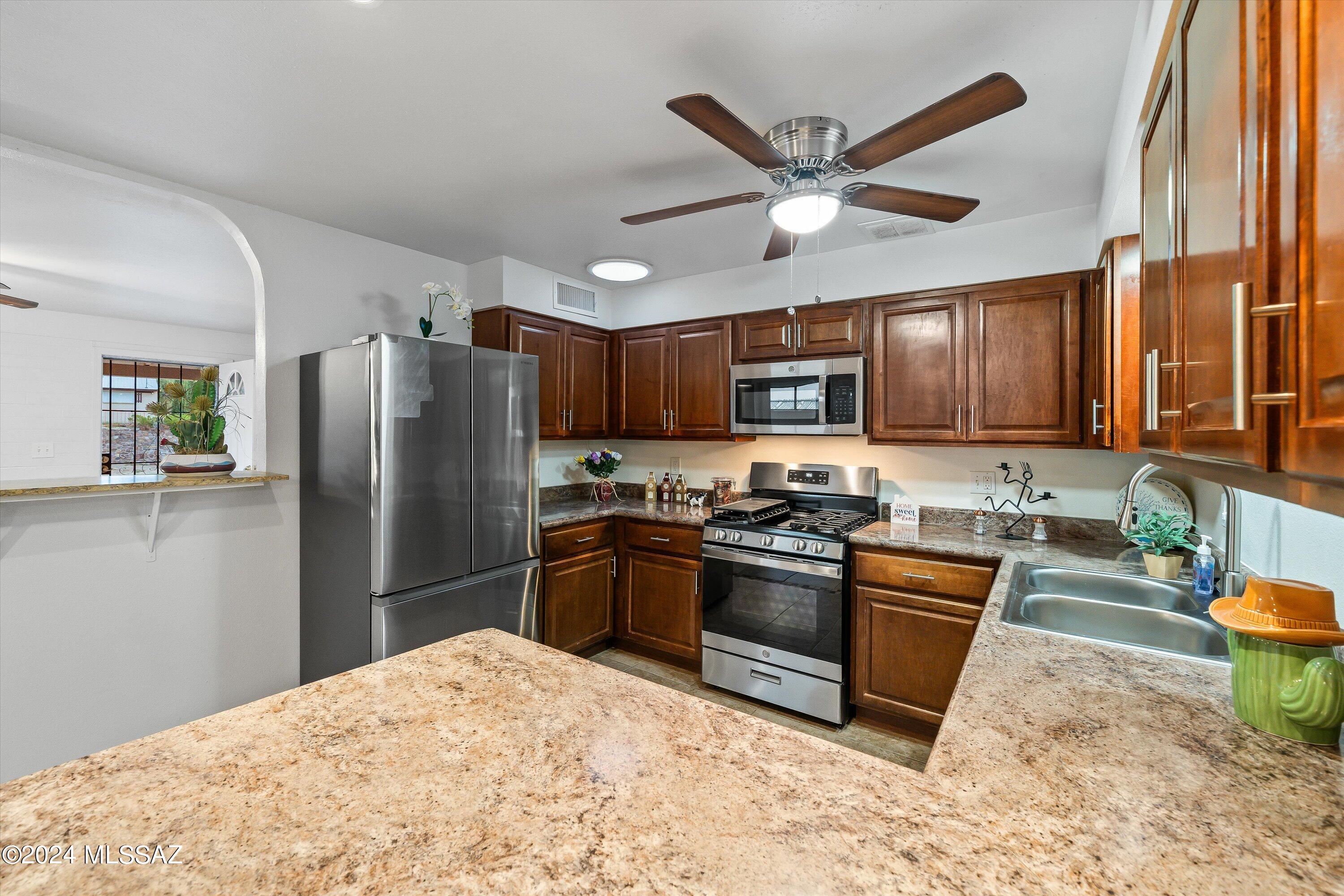 465 N Chaparral Street