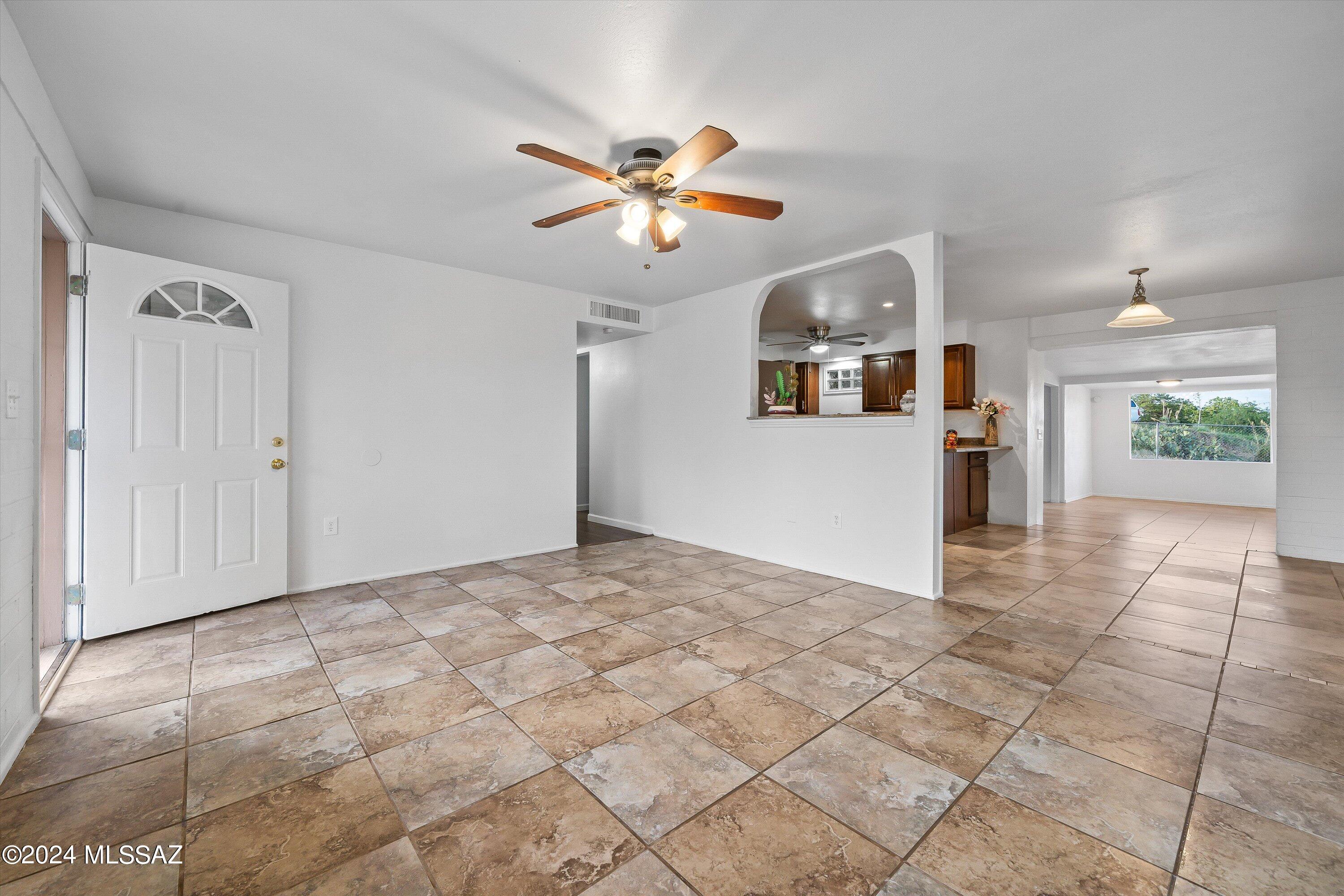 465 N Chaparral Street