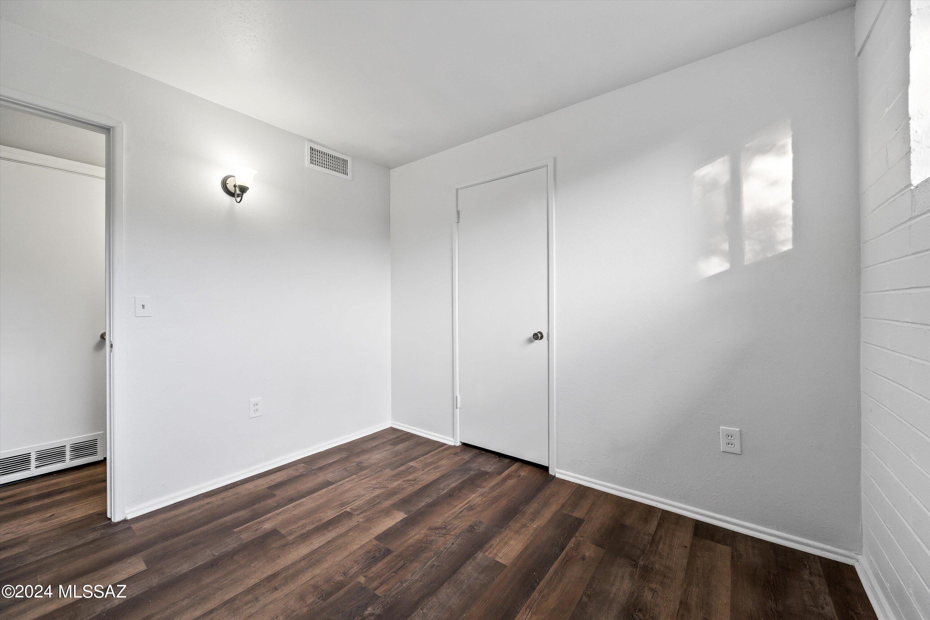 465 N Chaparral Street