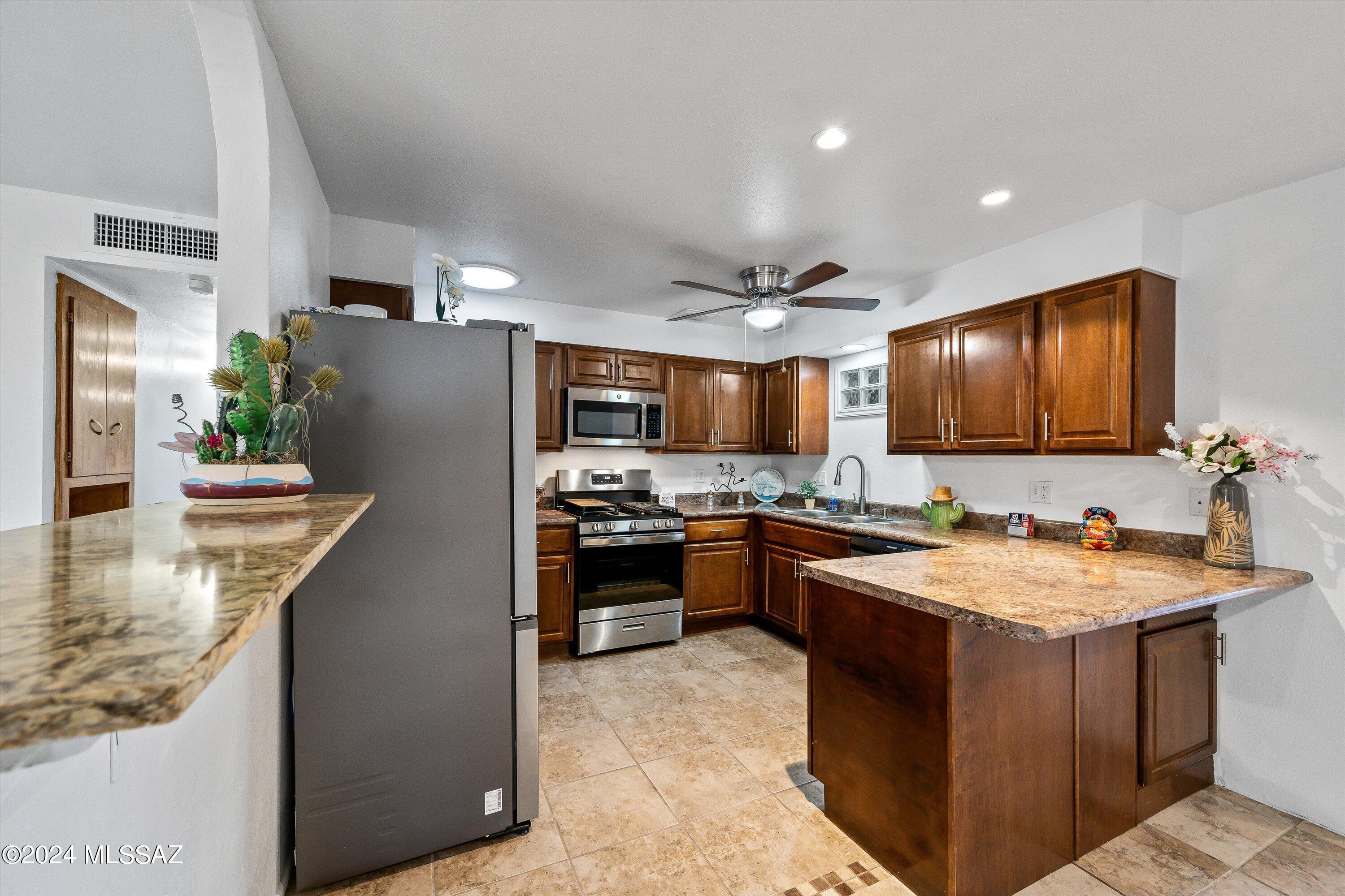 465 N Chaparral Street