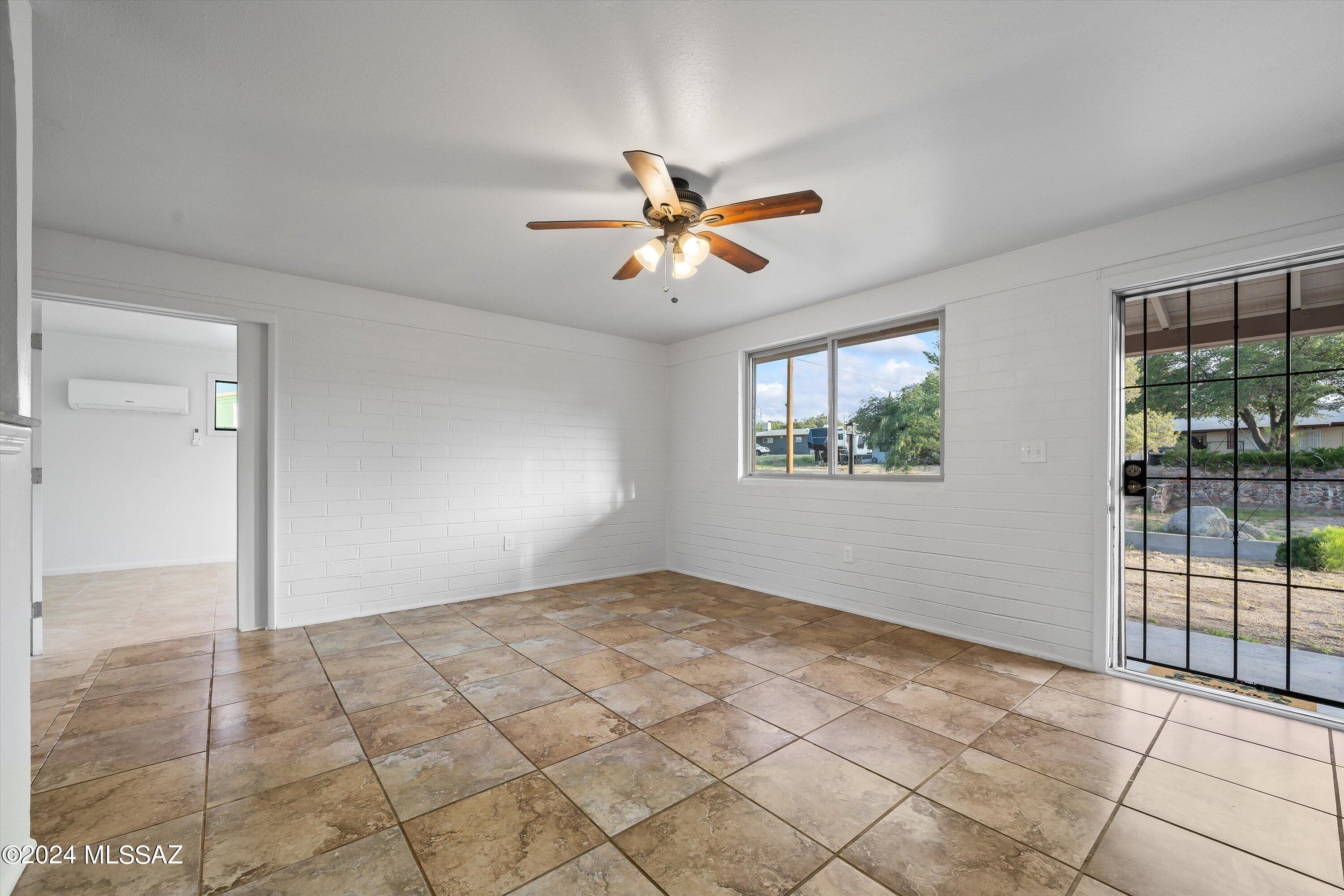 465 N Chaparral Street