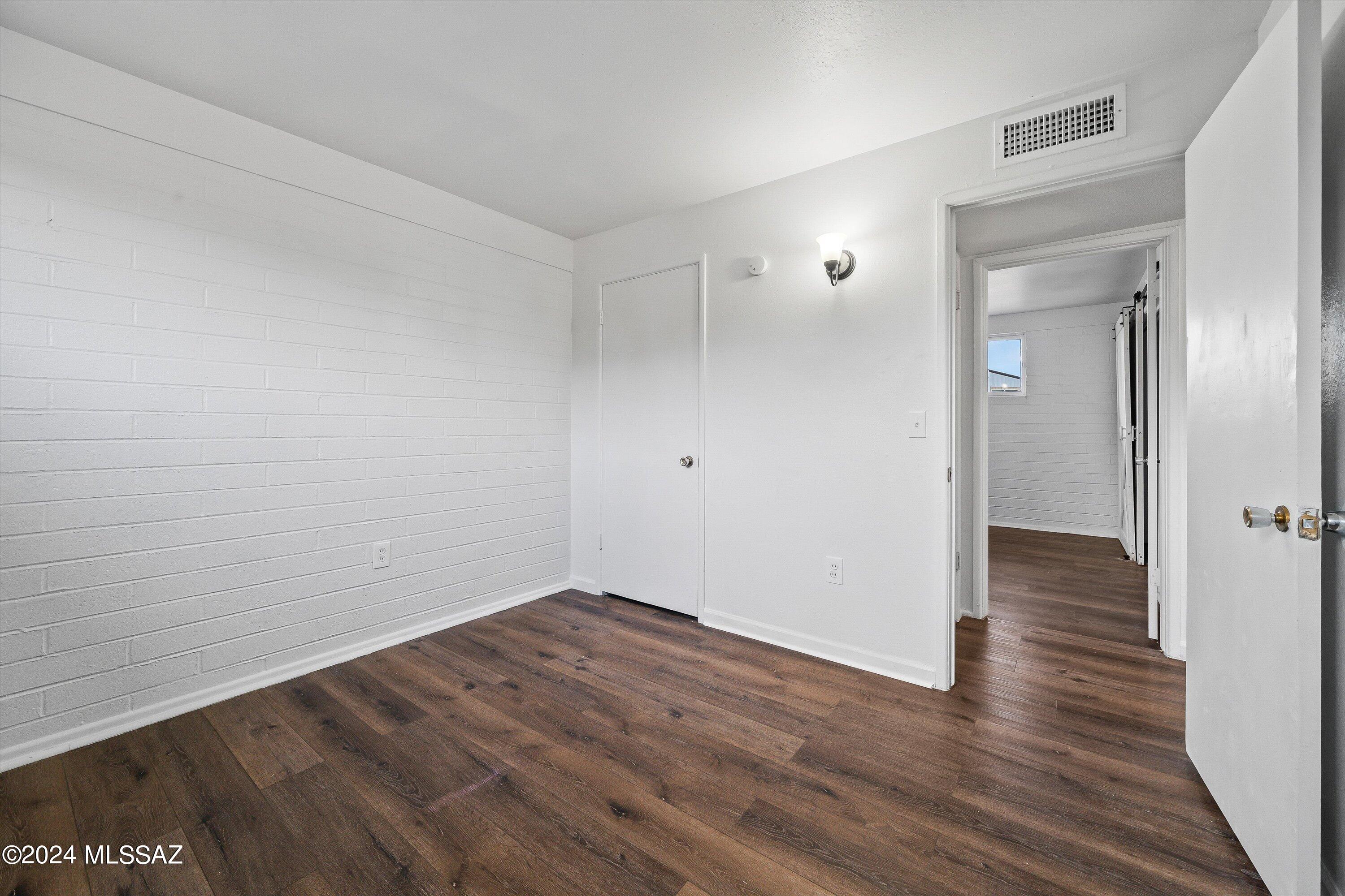 465 N Chaparral Street