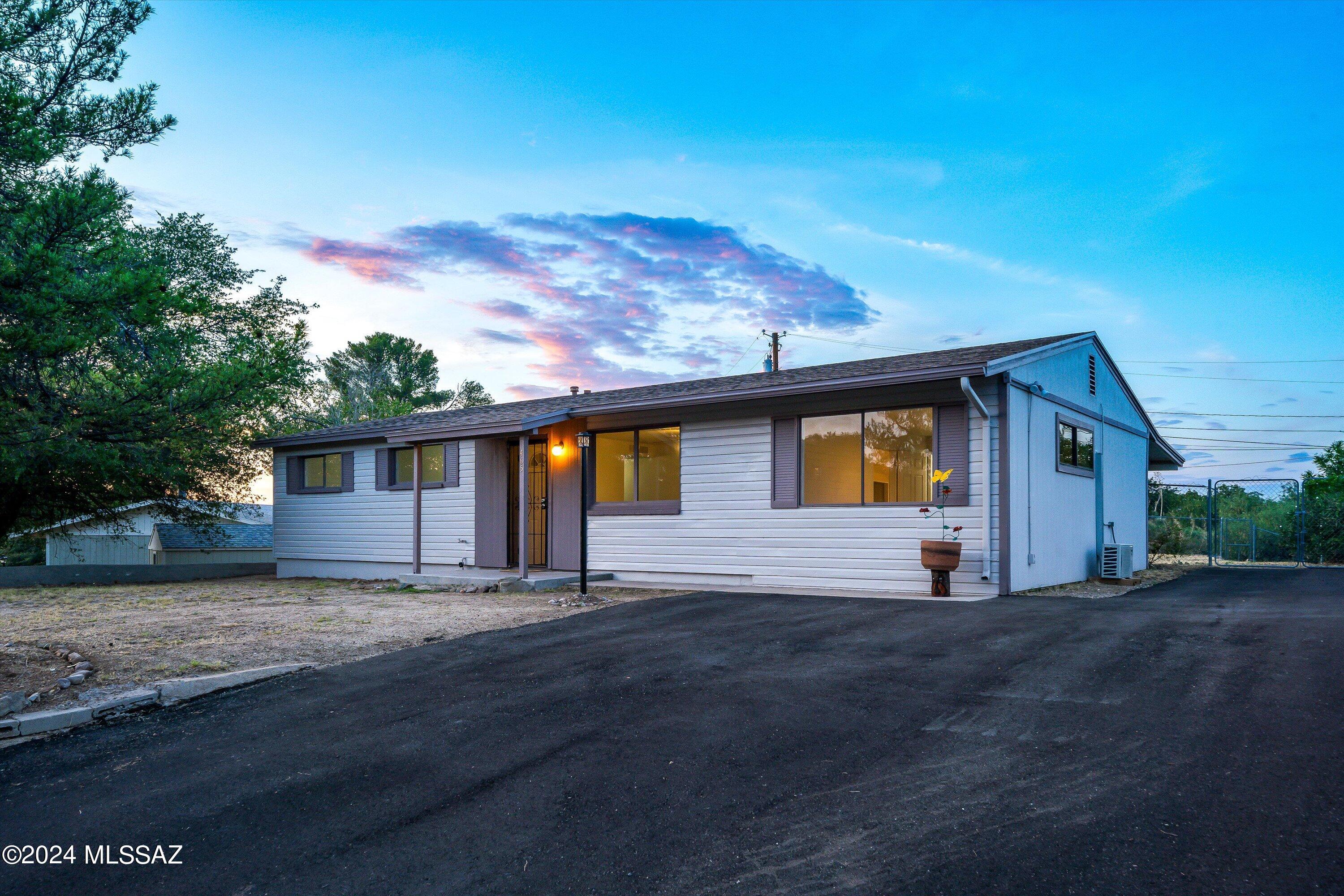 465 N Chaparral Street