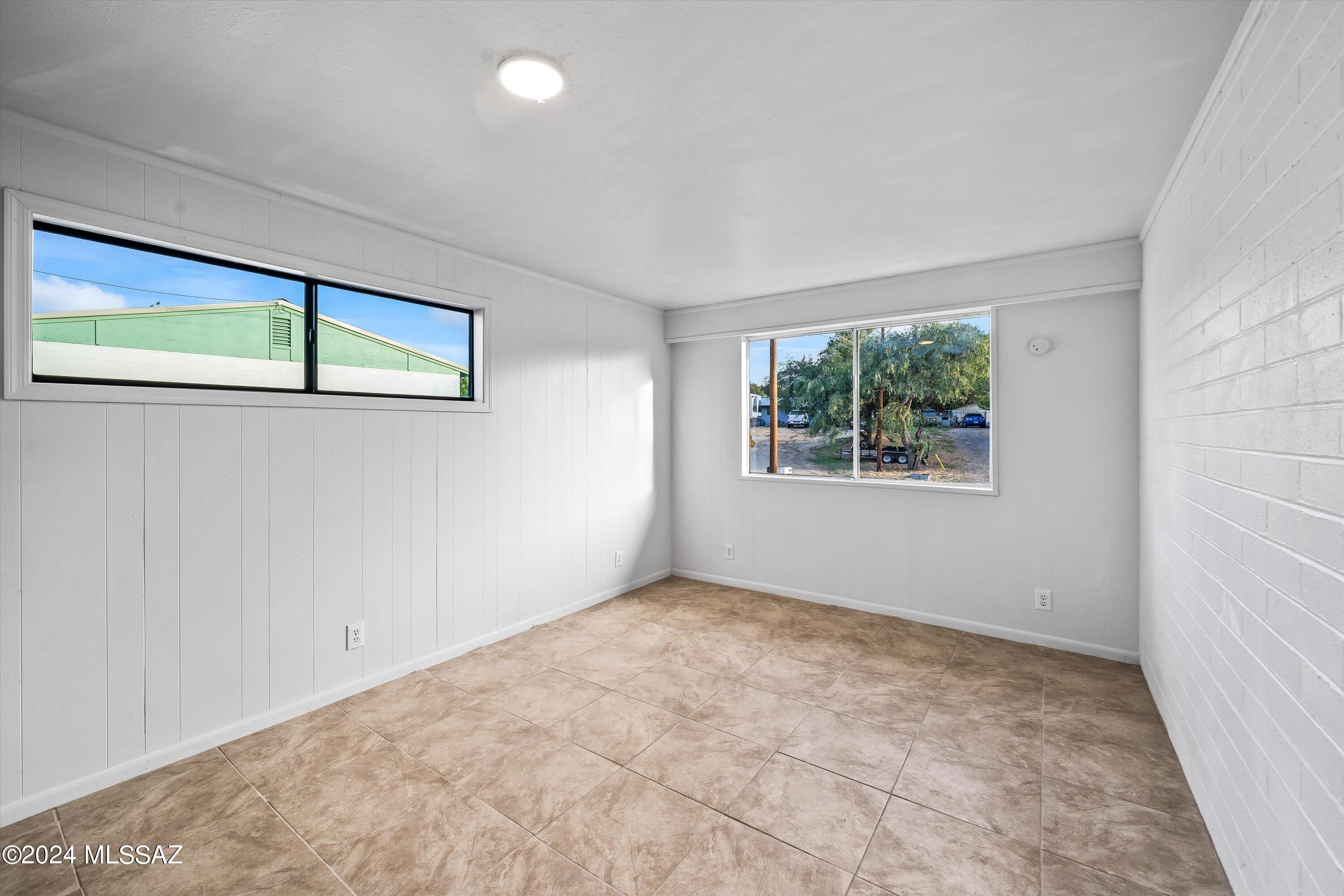 465 N Chaparral Street