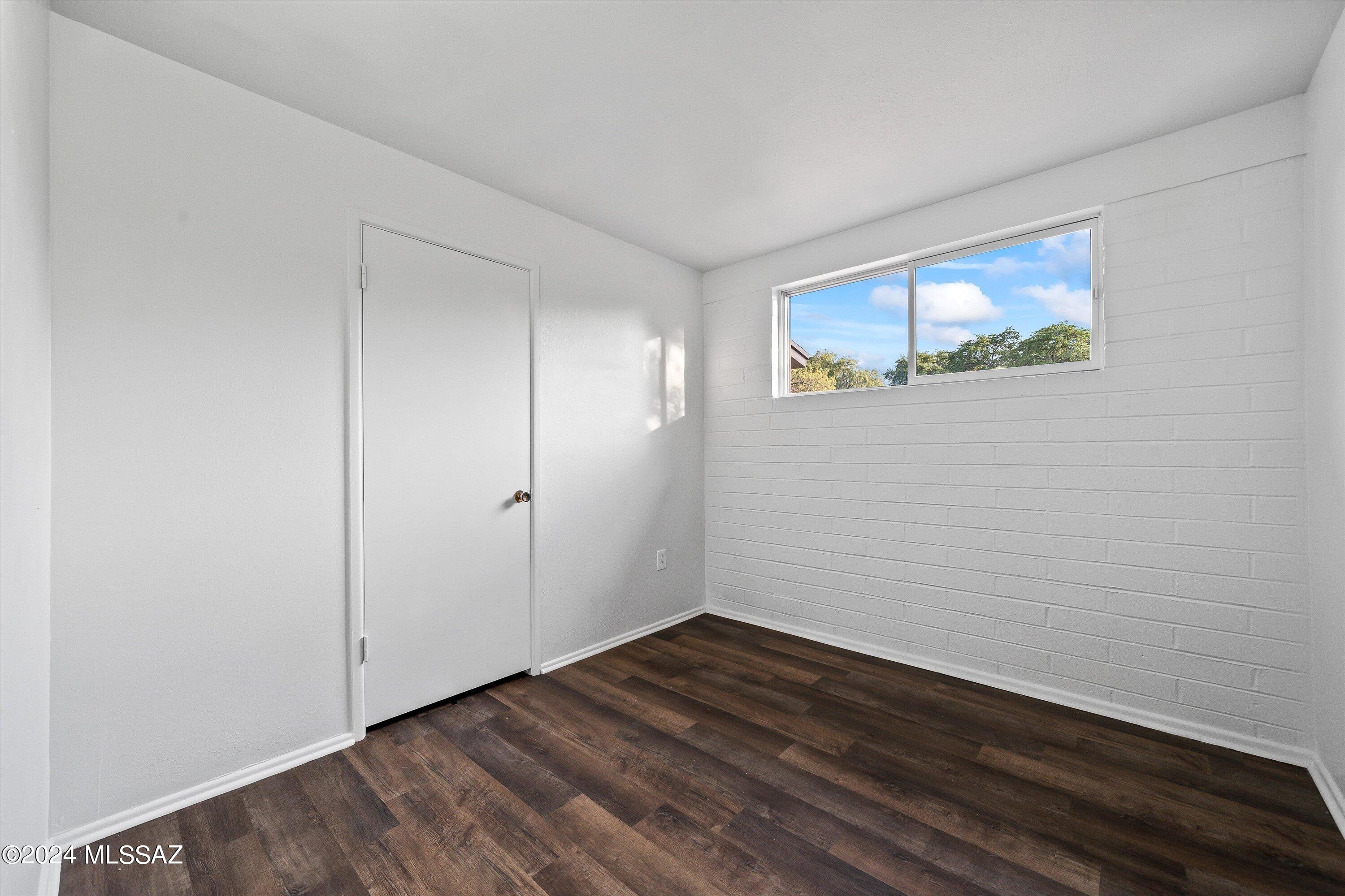 465 N Chaparral Street