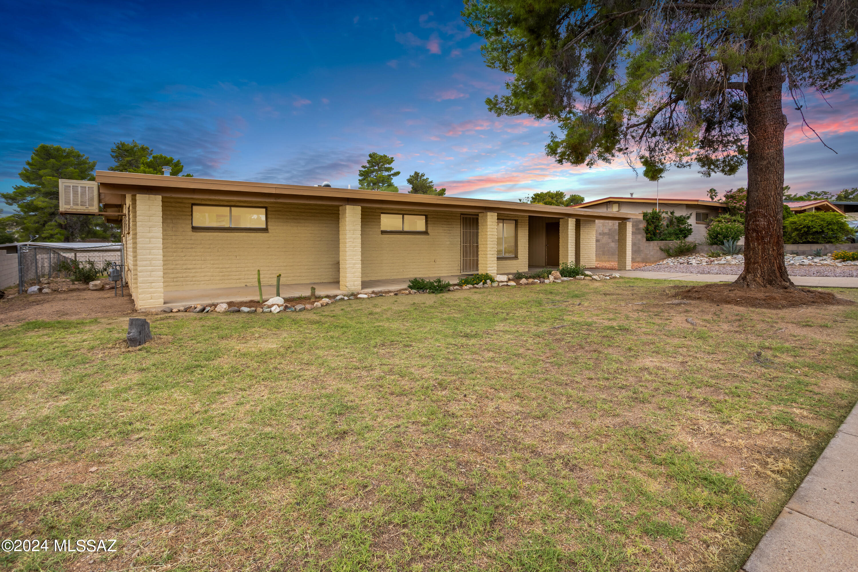 206 E Avenue H Avenue