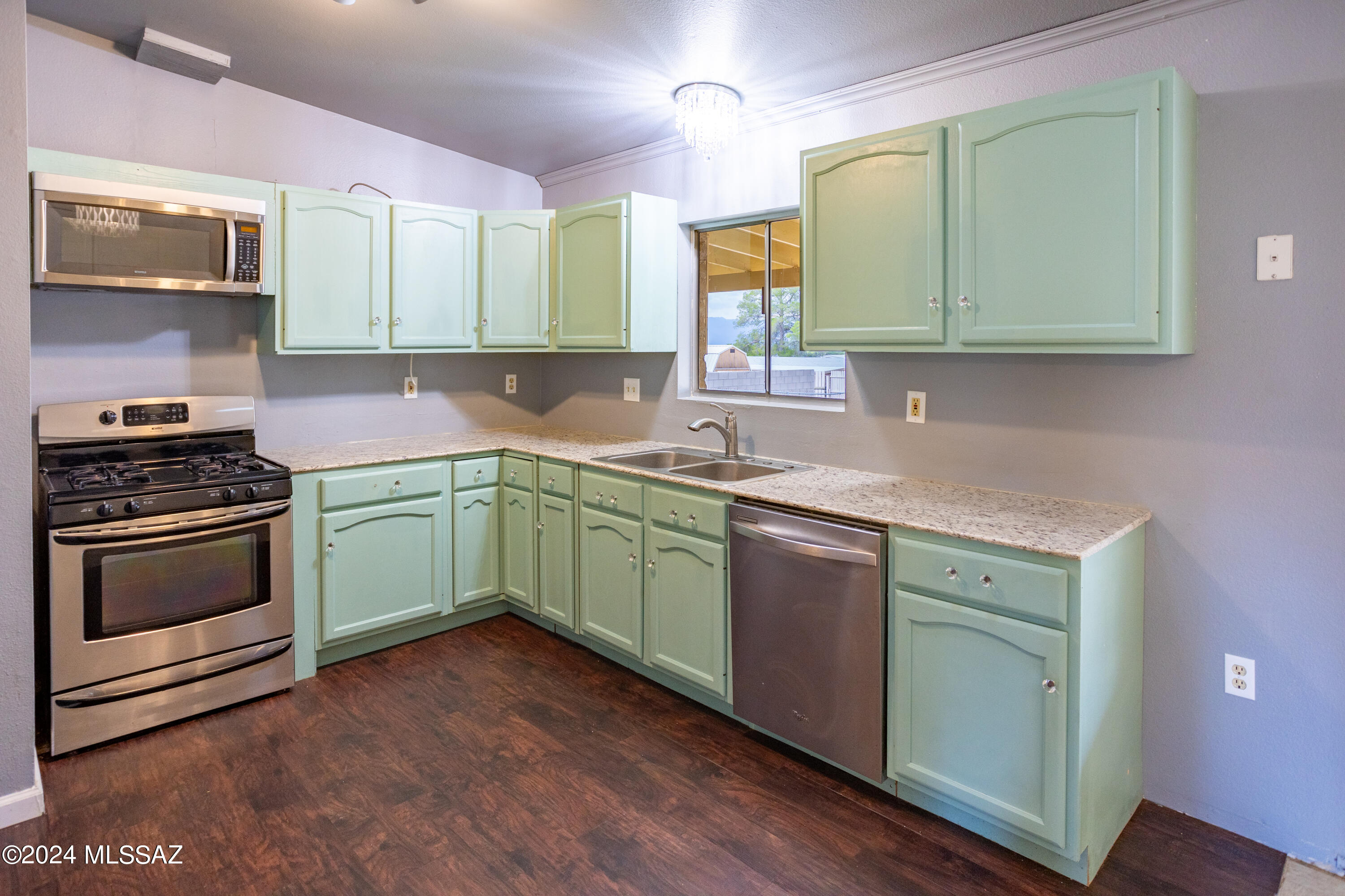 206 E Avenue H Avenue