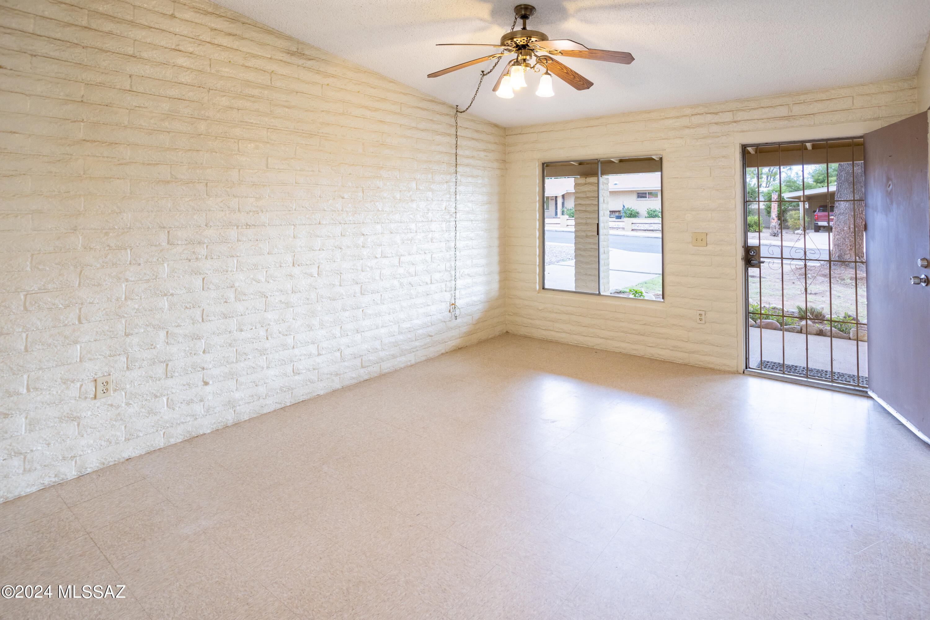 206 E Avenue H Avenue