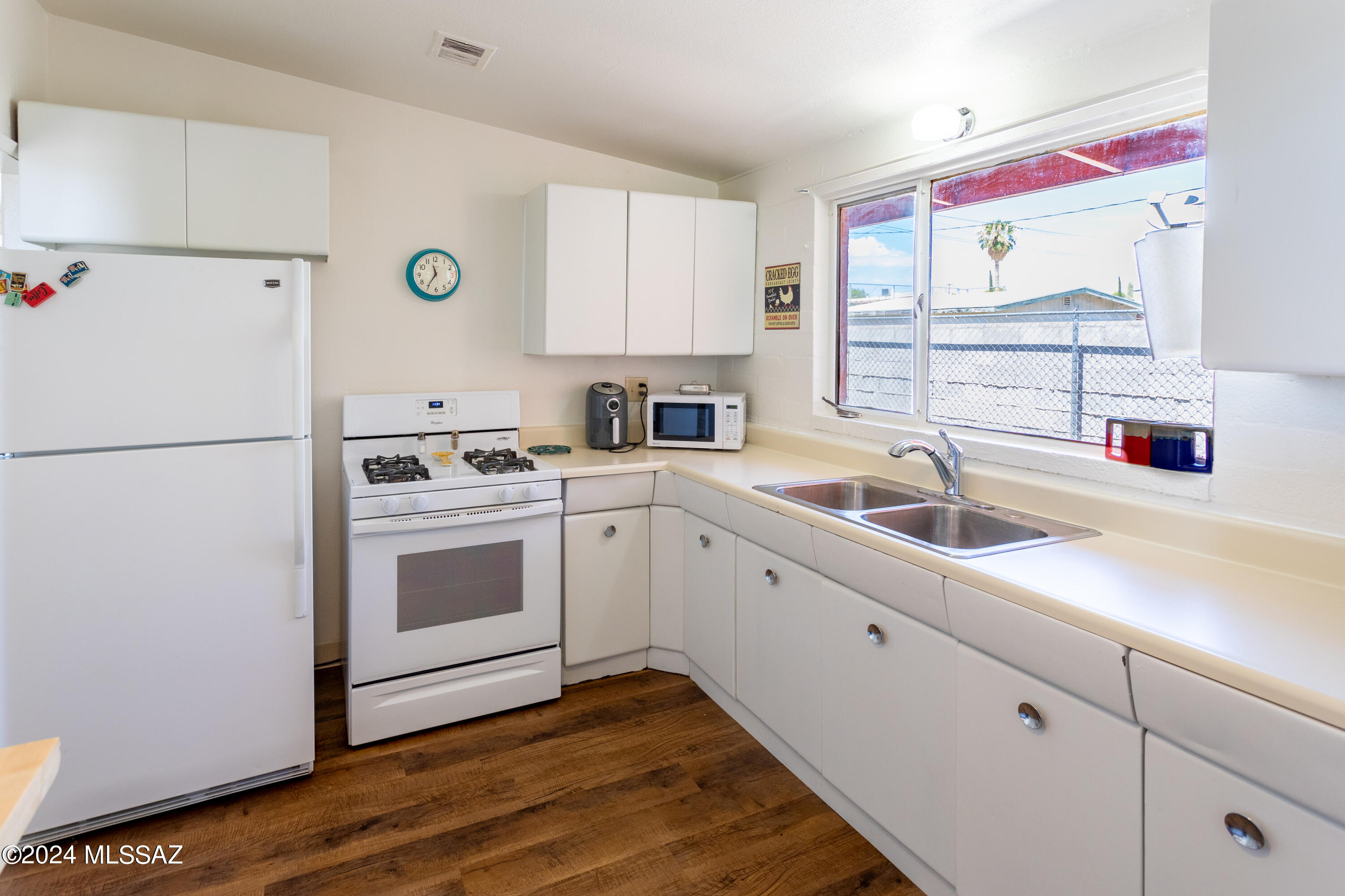 232 S Ave B