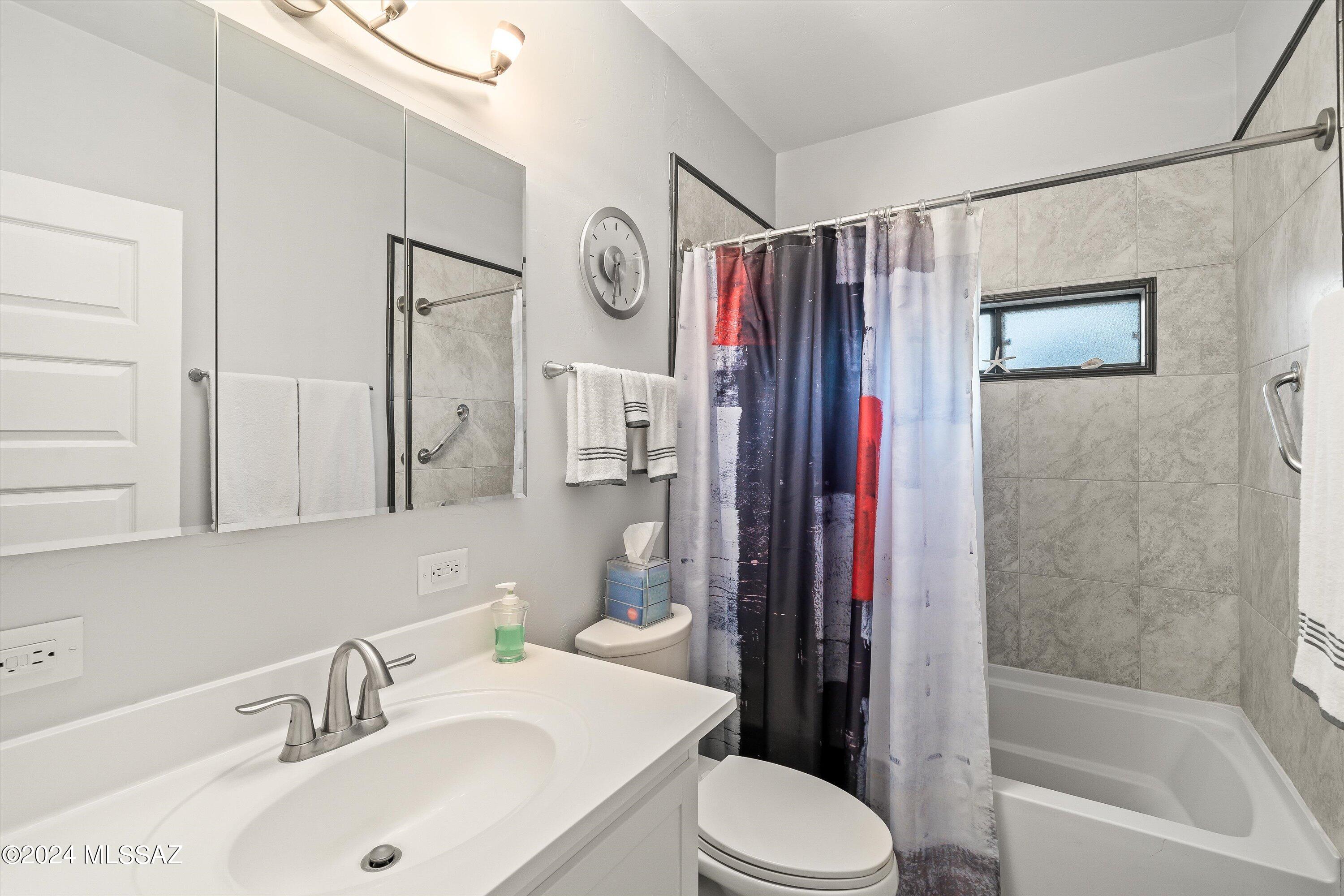 913 N Two O'clock Hill Road