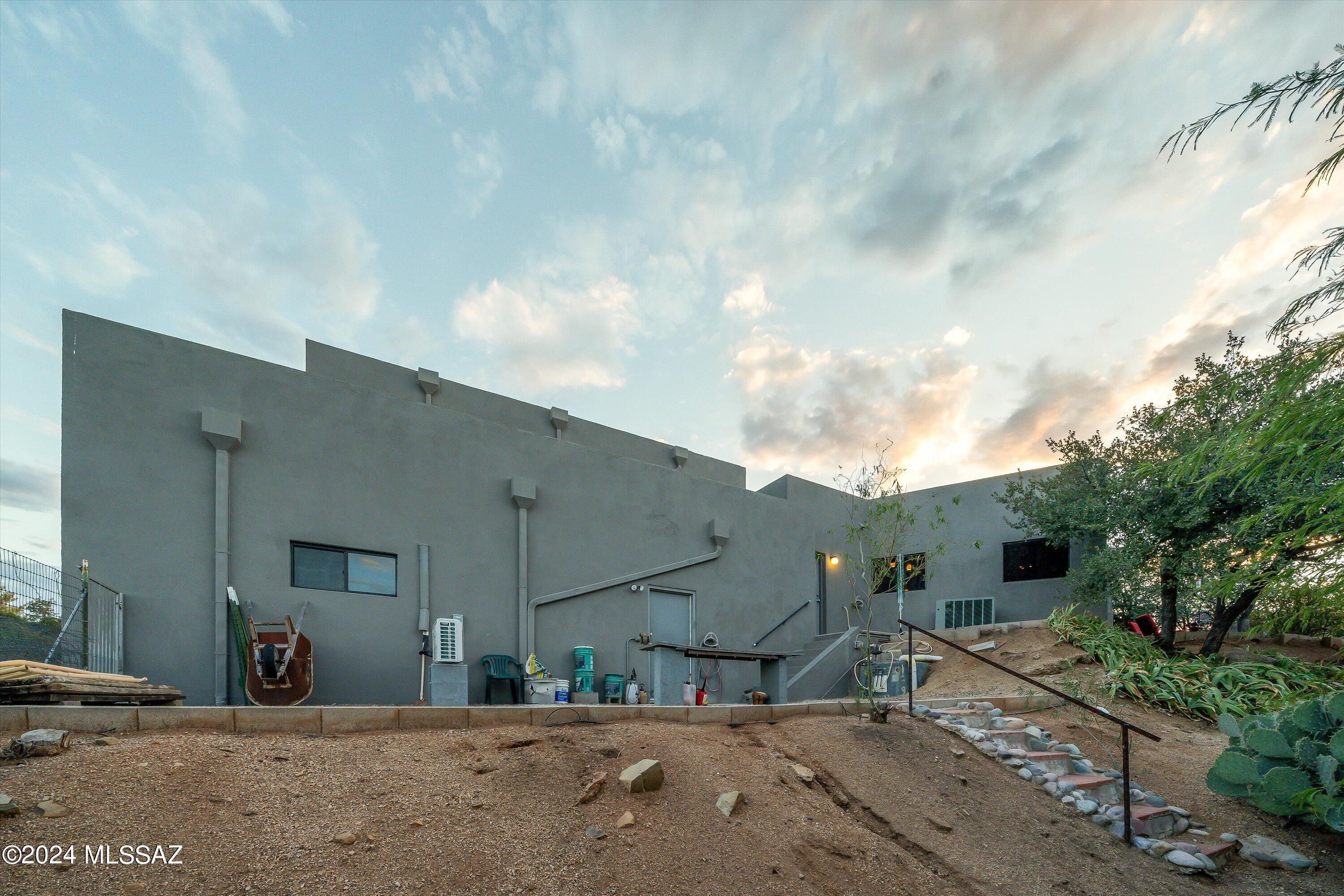 913 N Two O'clock Hill Road