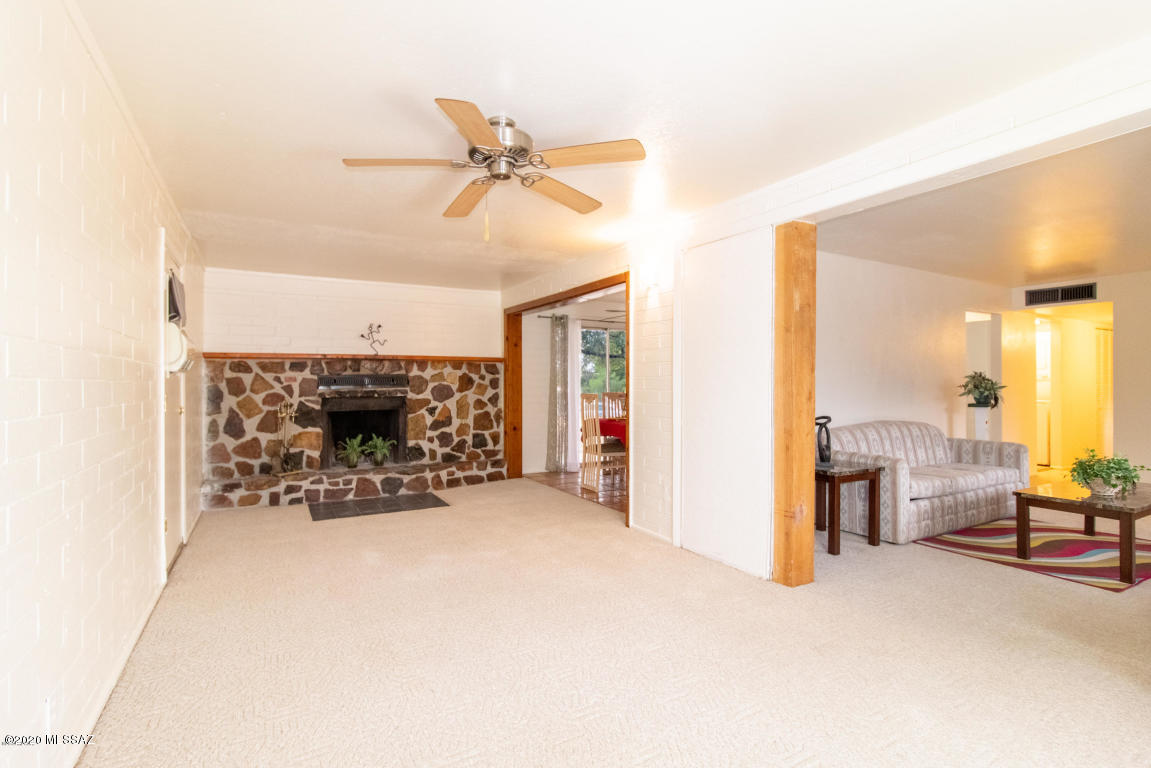610 N Redbud Place