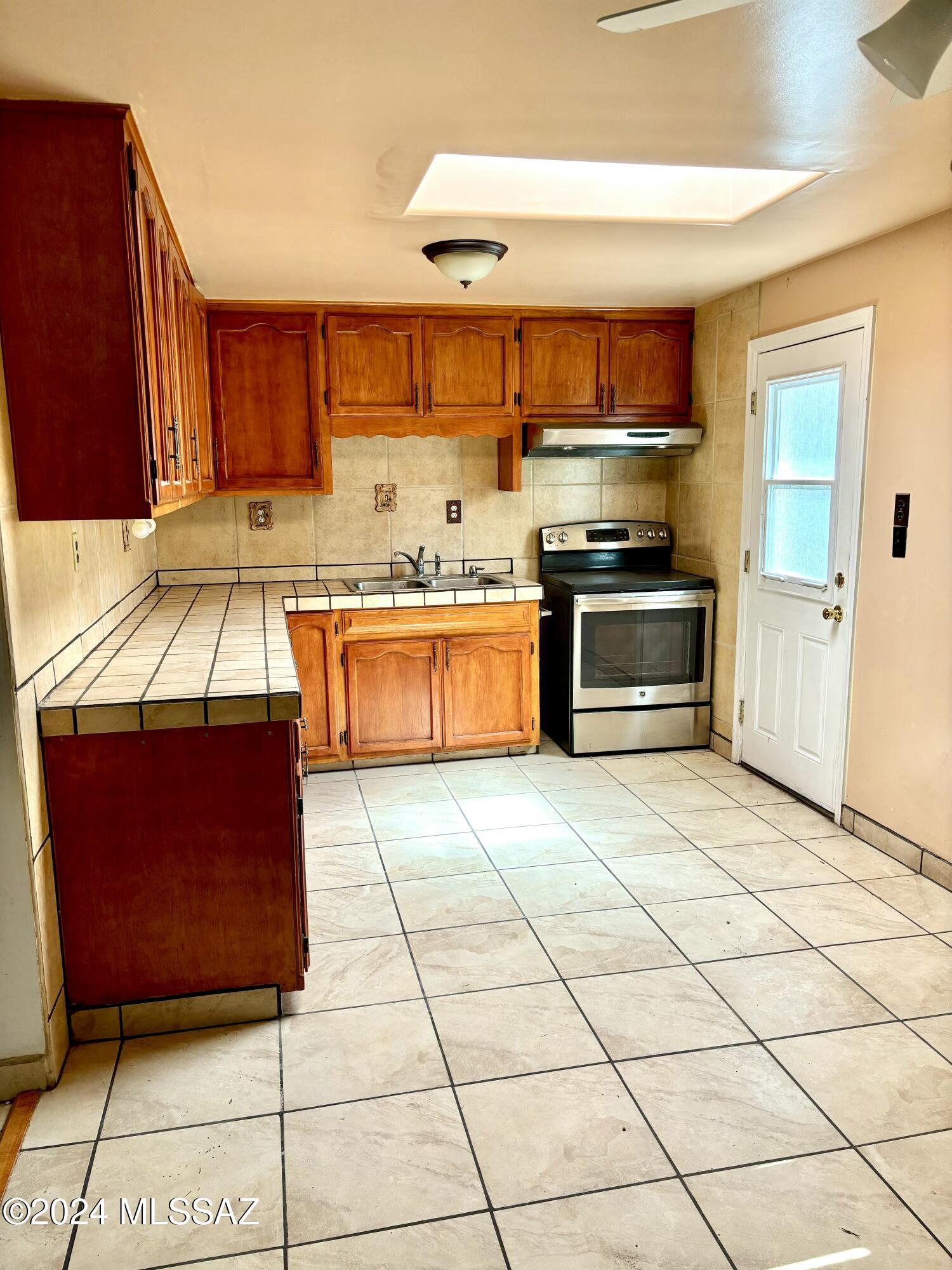 103 S Verdugo Pl & 110 E Copper St