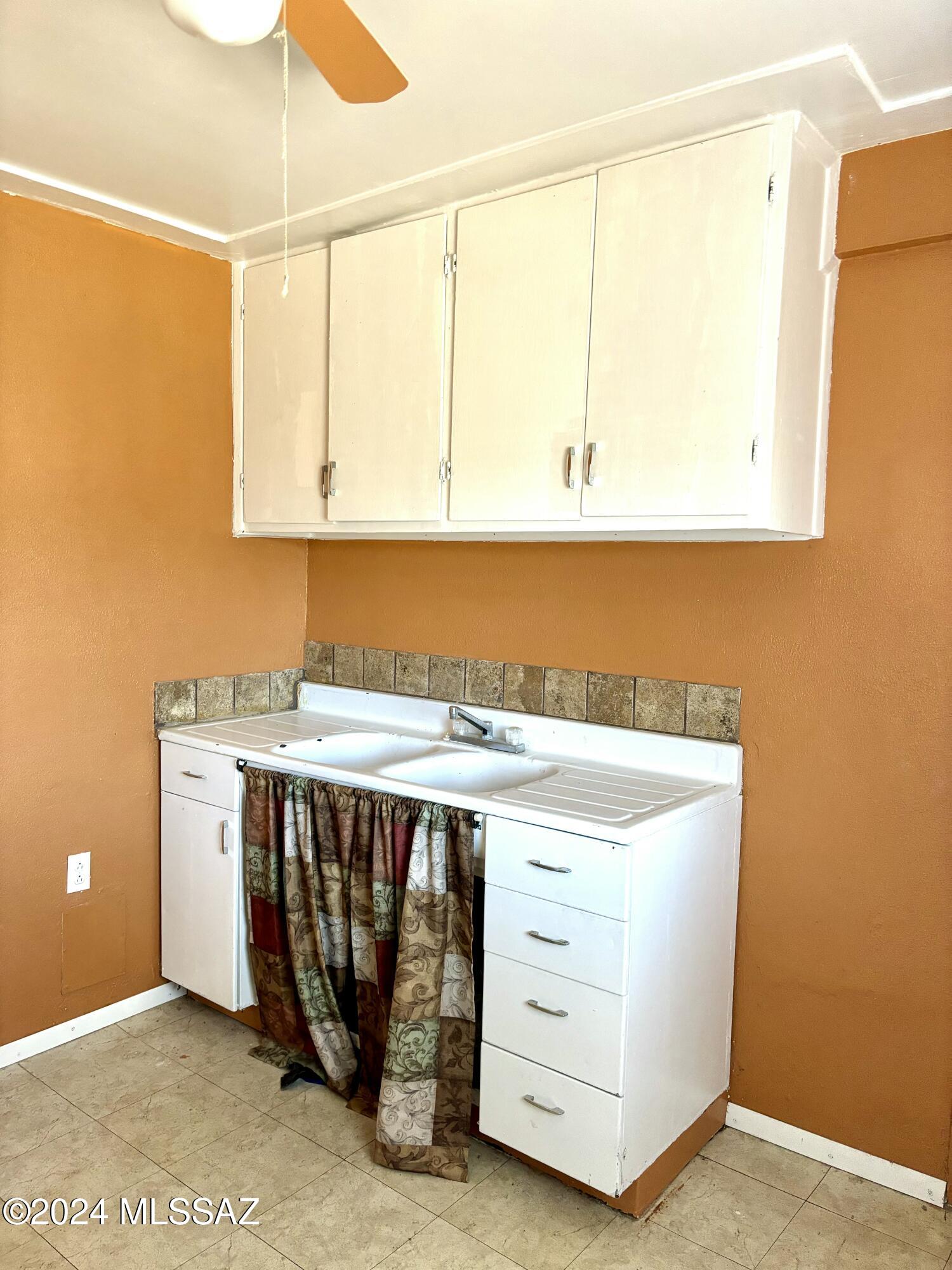 103 S Verdugo Pl & 110 E Copper St