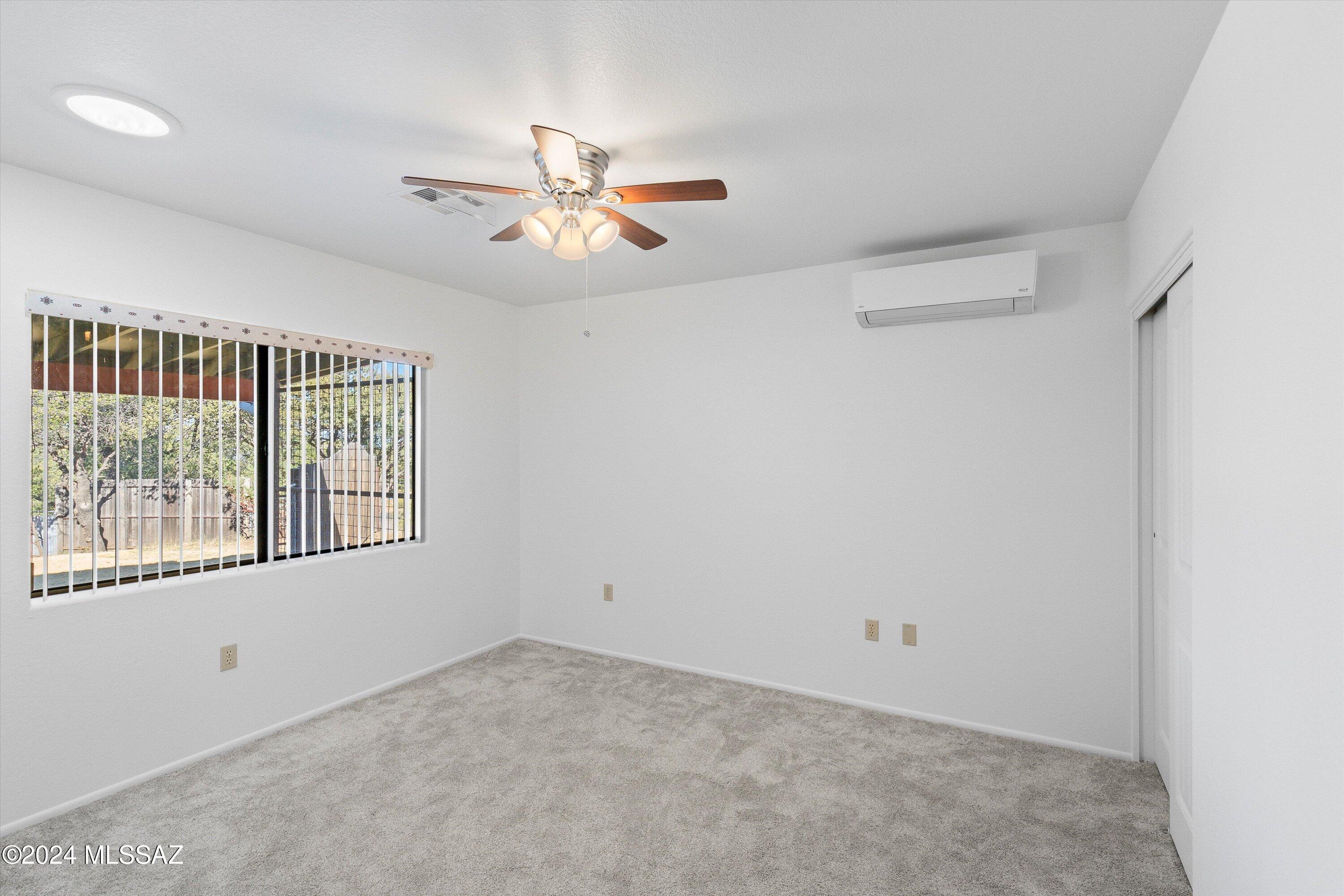 549 N Oak Hills Place