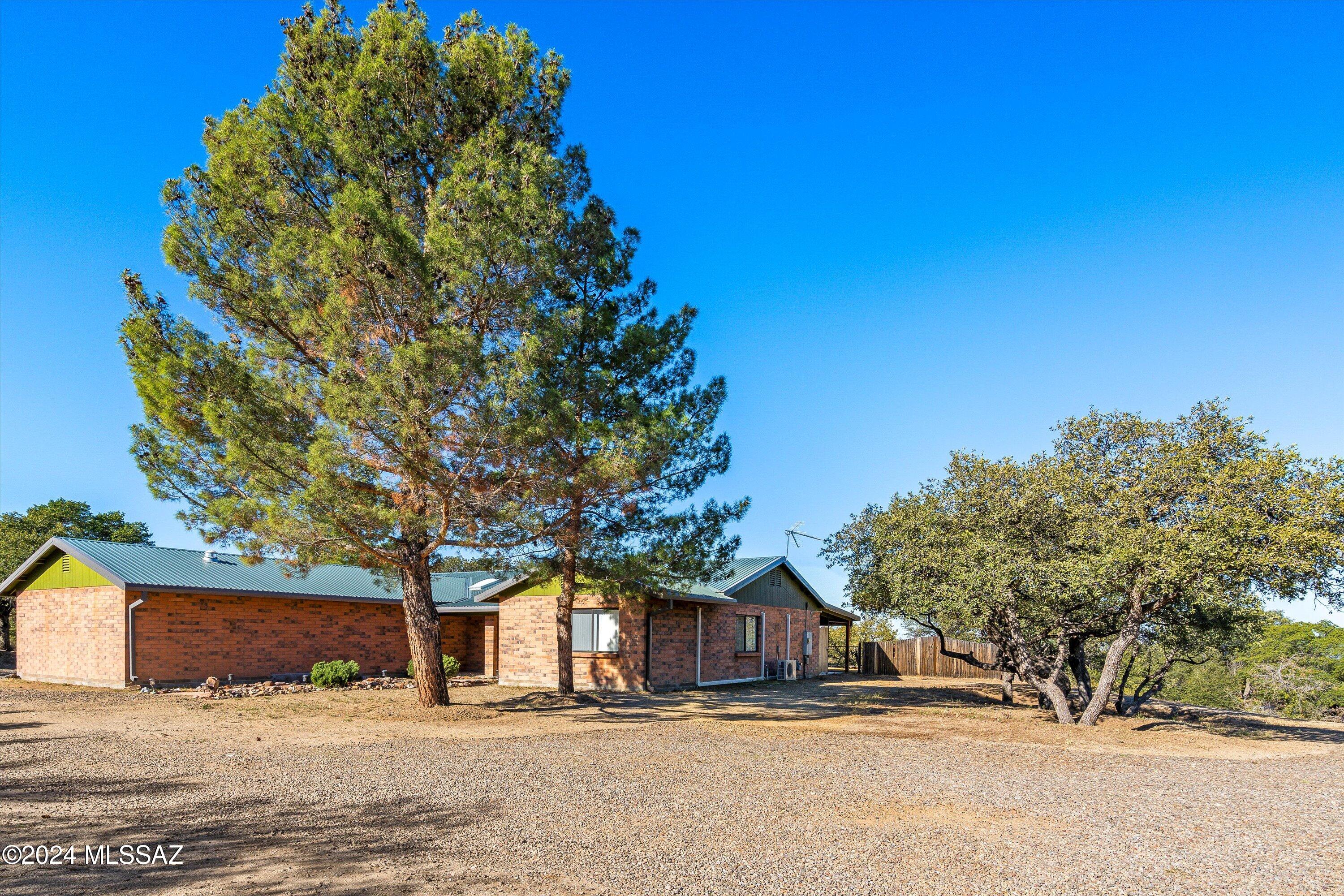 549 N Oak Hills Place