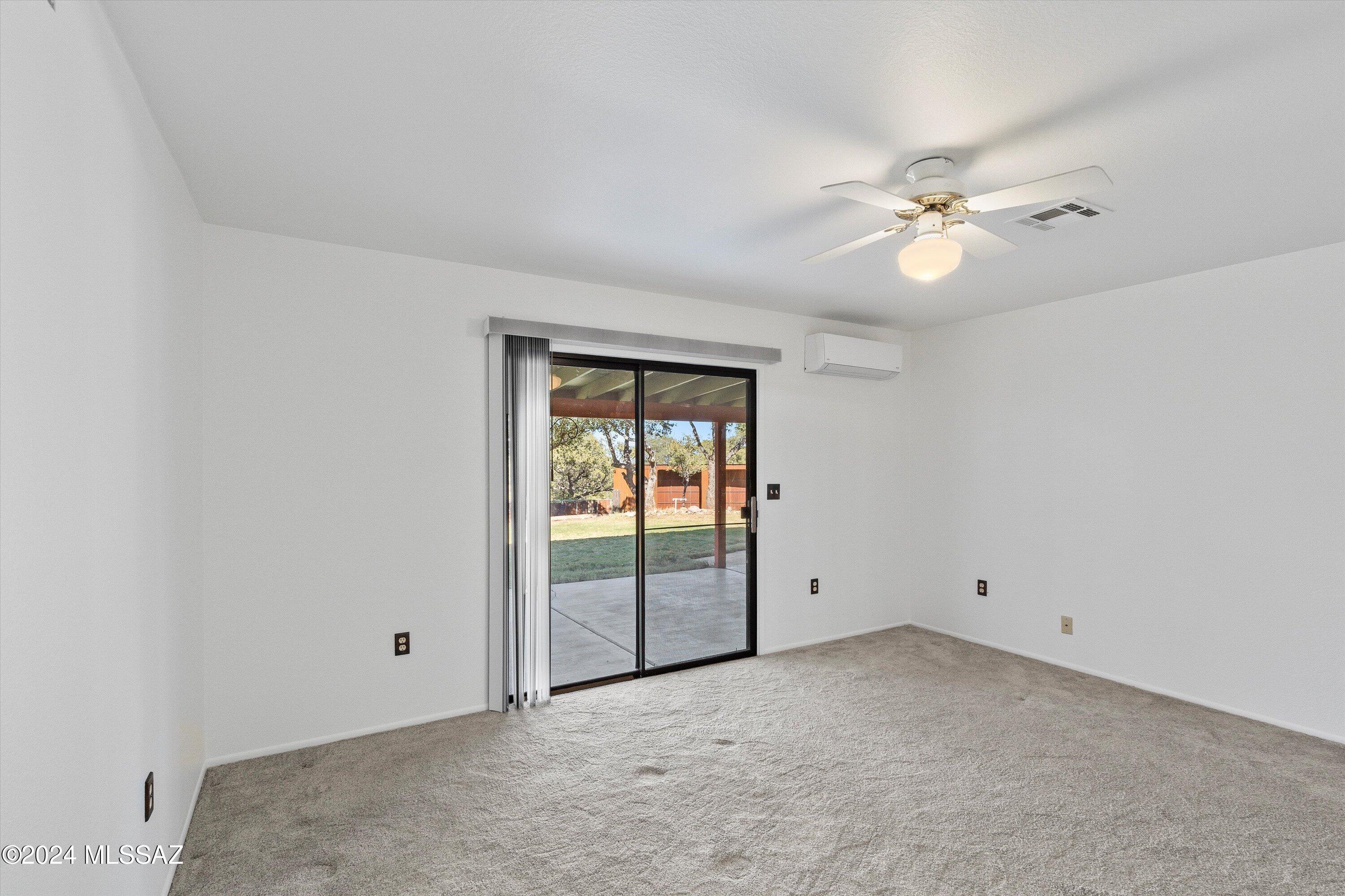 549 N Oak Hills Place