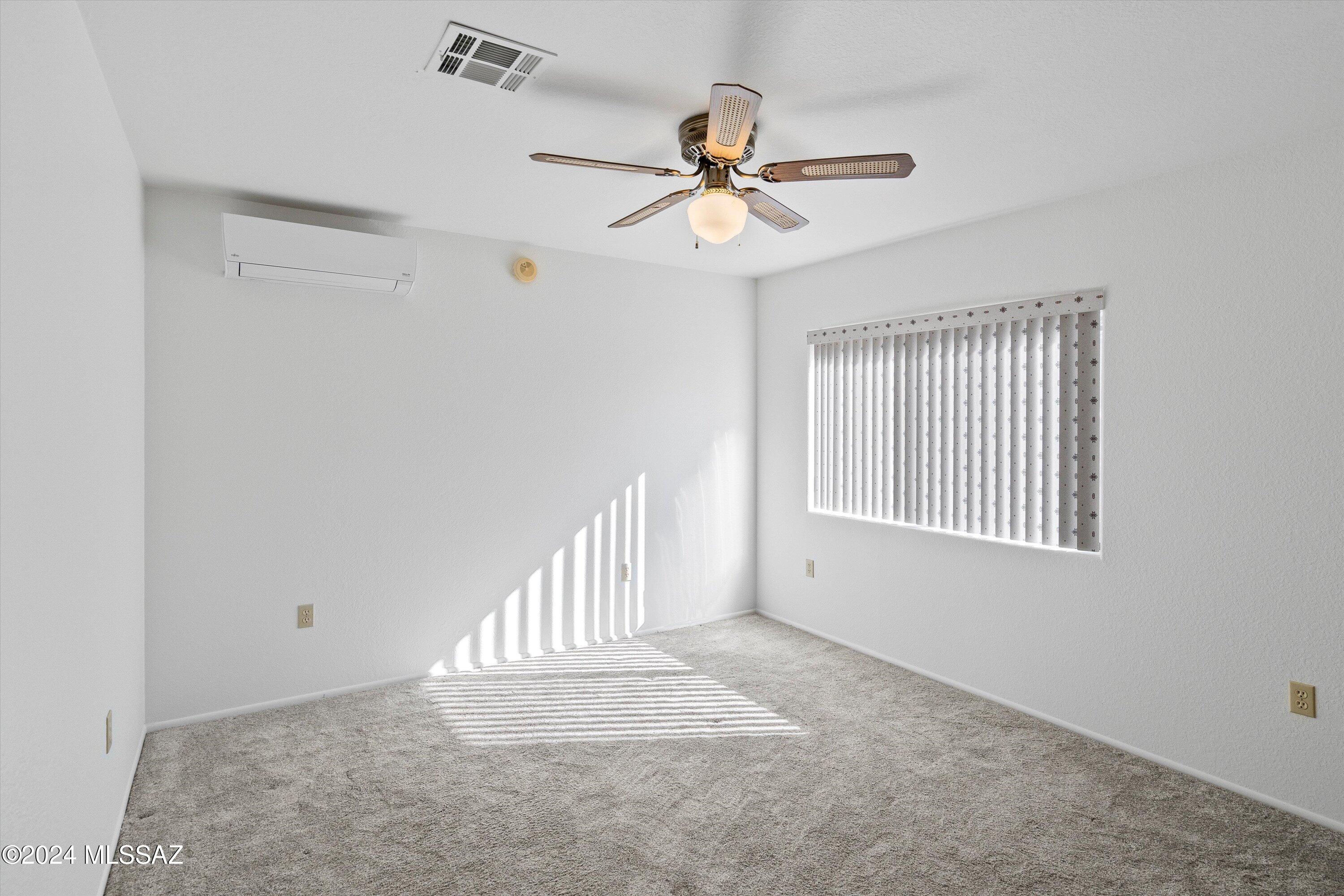 549 N Oak Hills Place