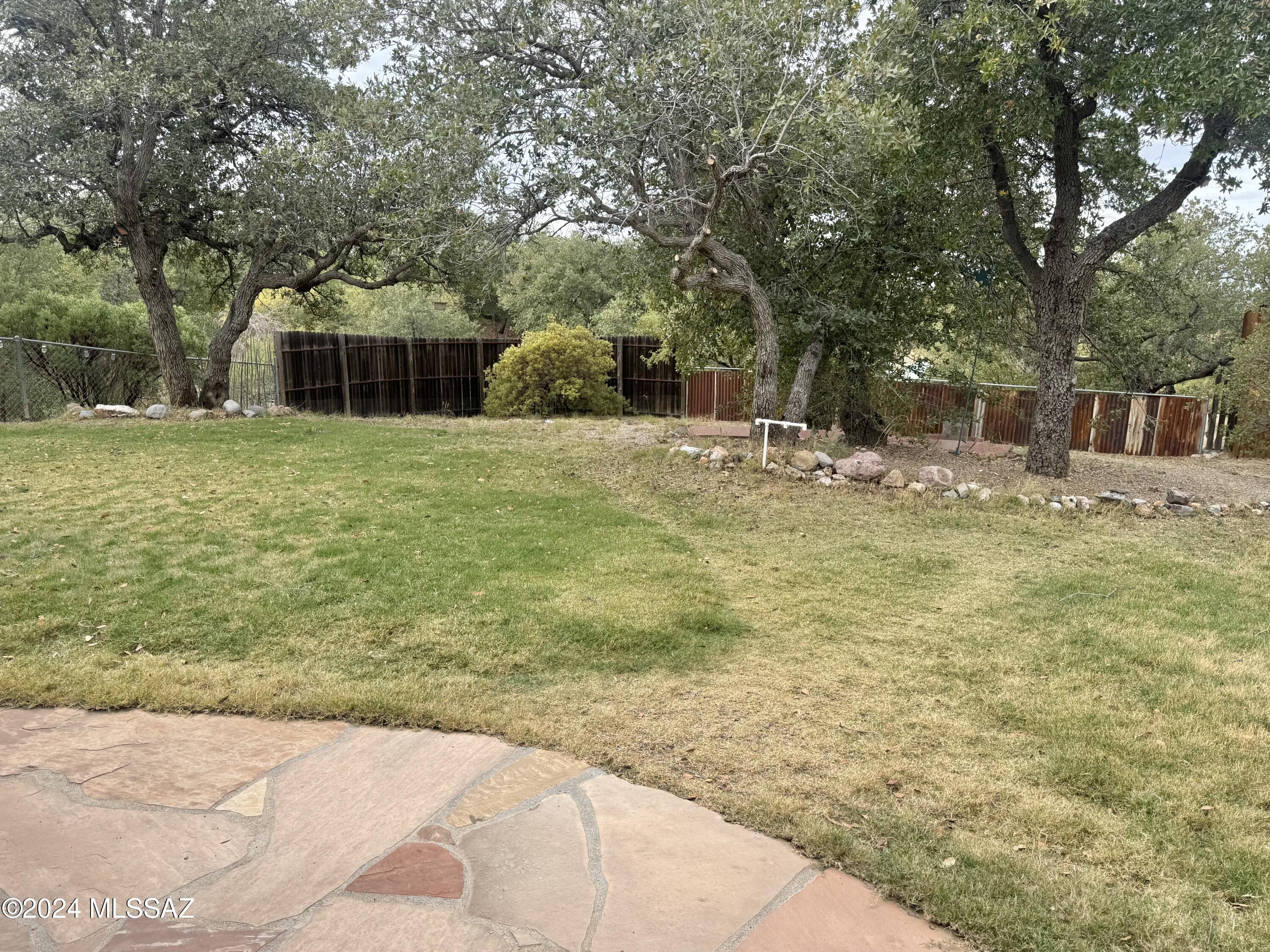 549 N Oak Hills Place