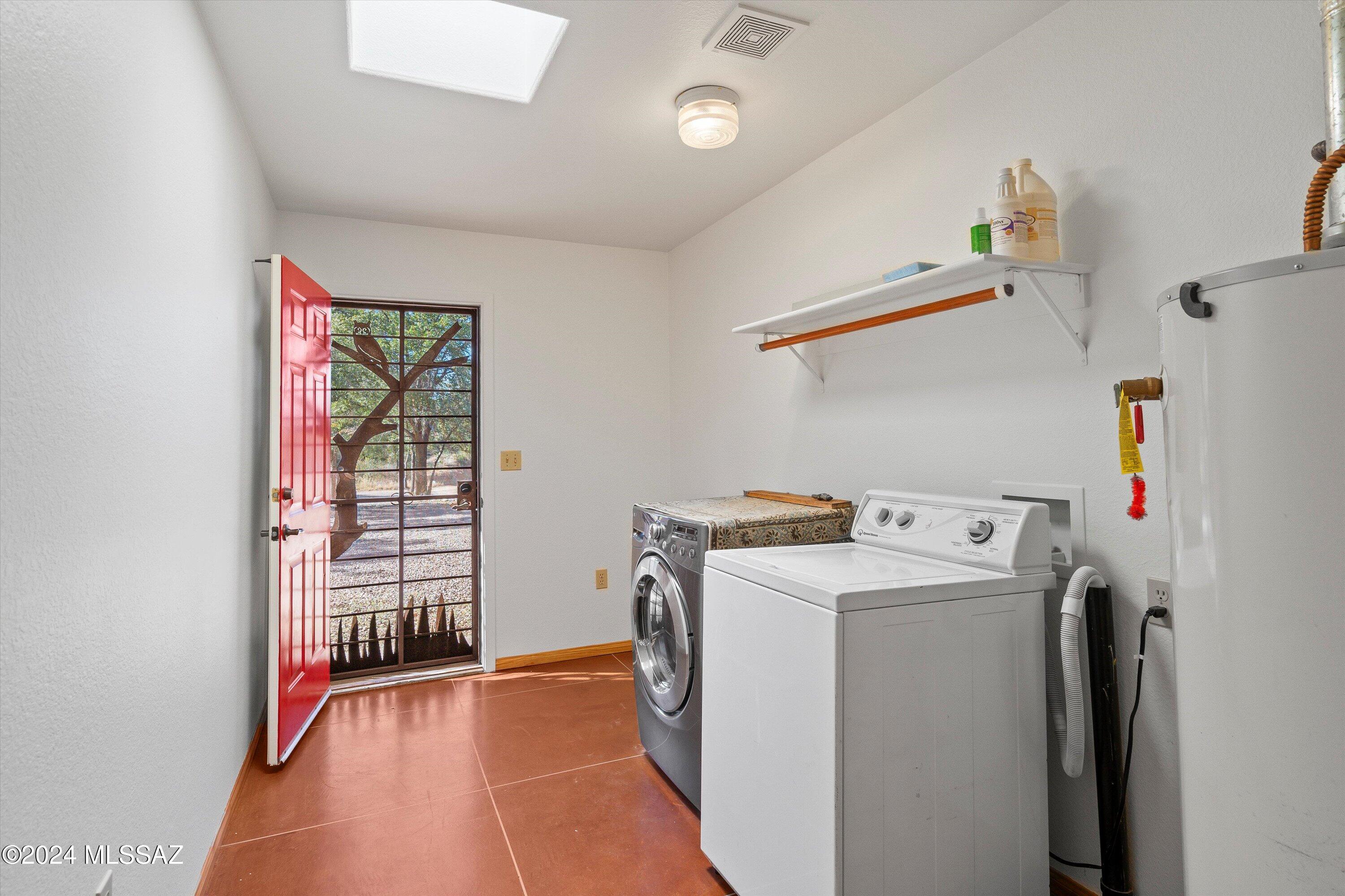 549 N Oak Hills Place