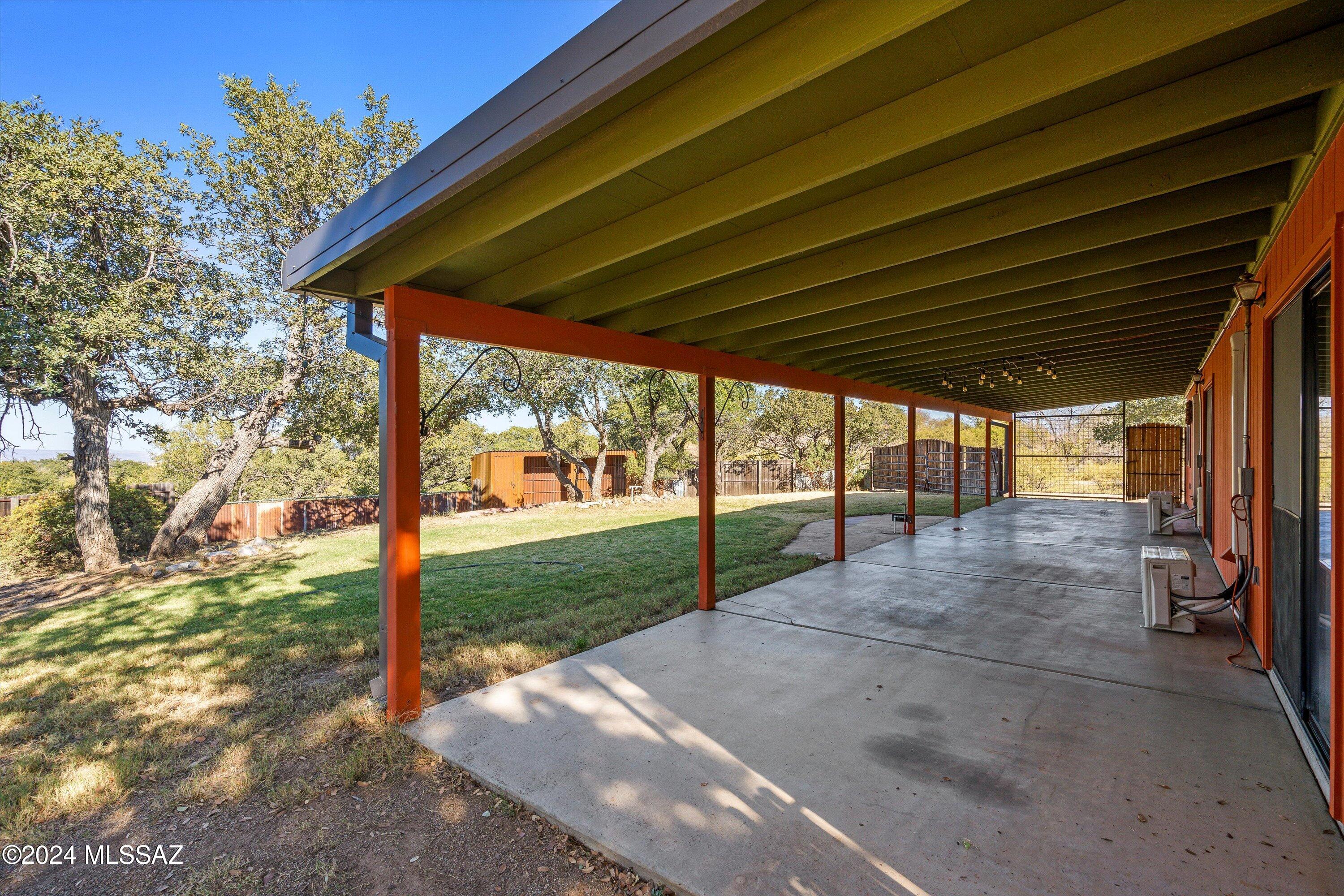 549 N Oak Hills Place