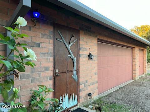 549 N Oak Hills Place