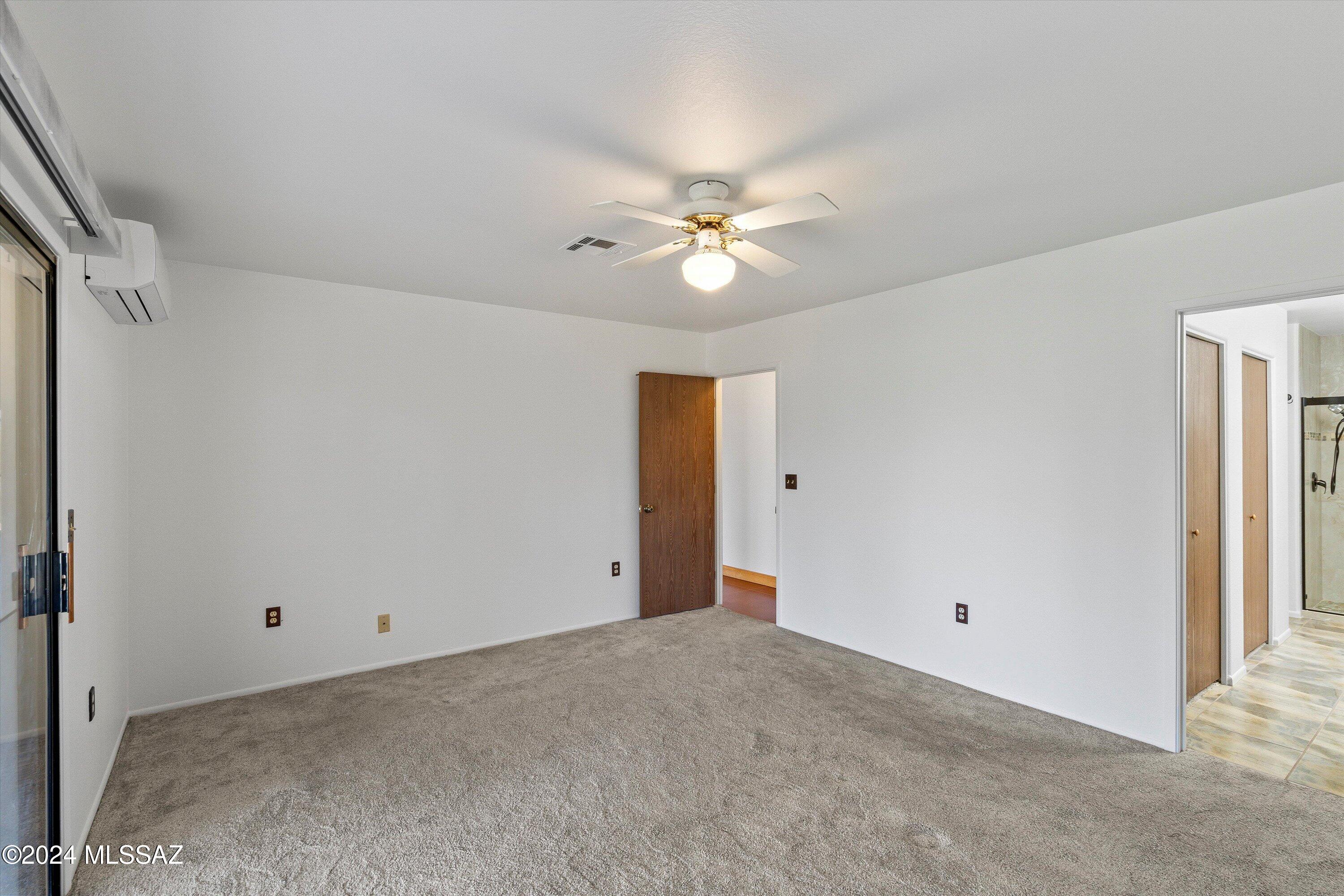 549 N Oak Hills Place