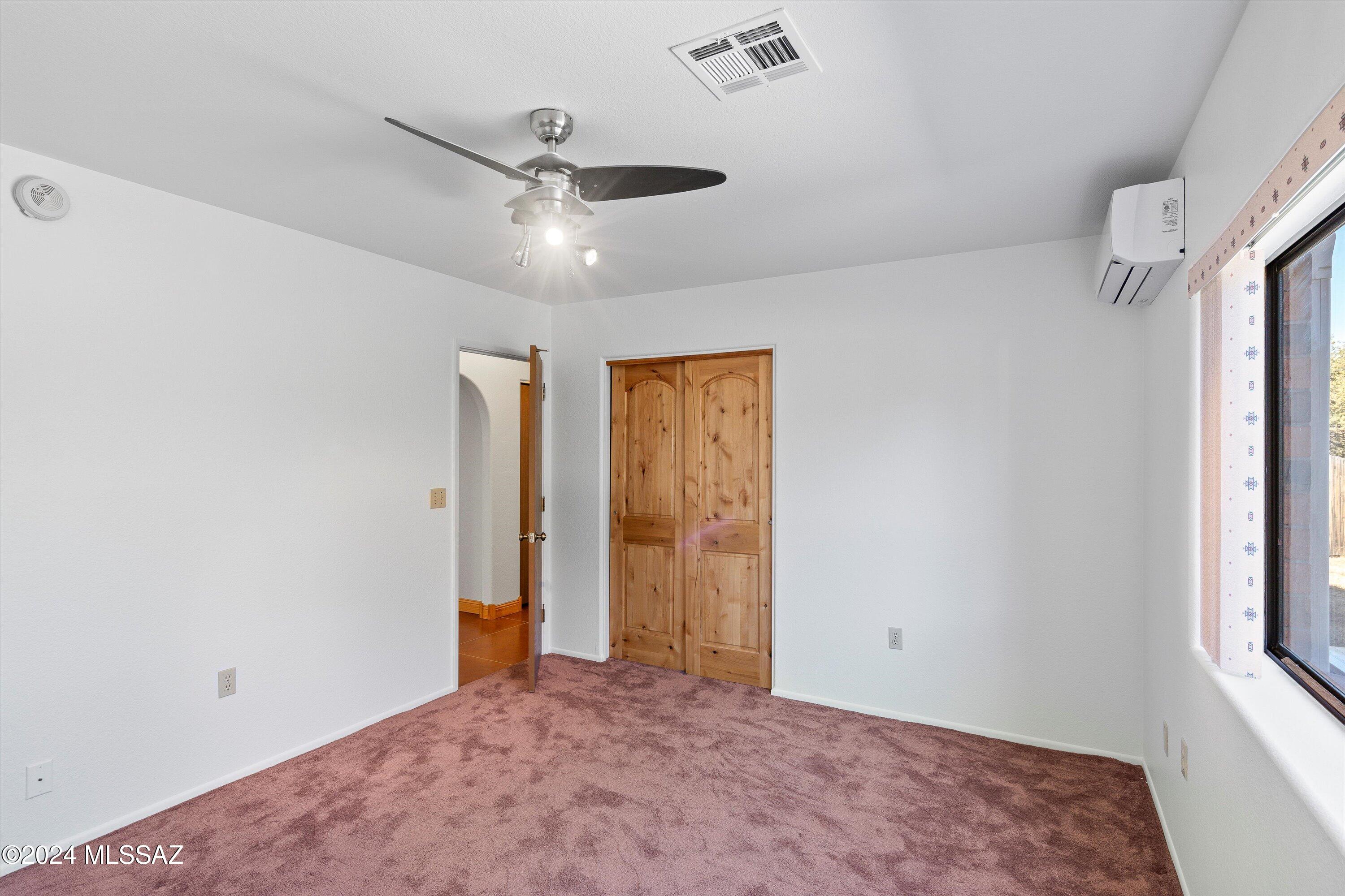 549 N Oak Hills Place