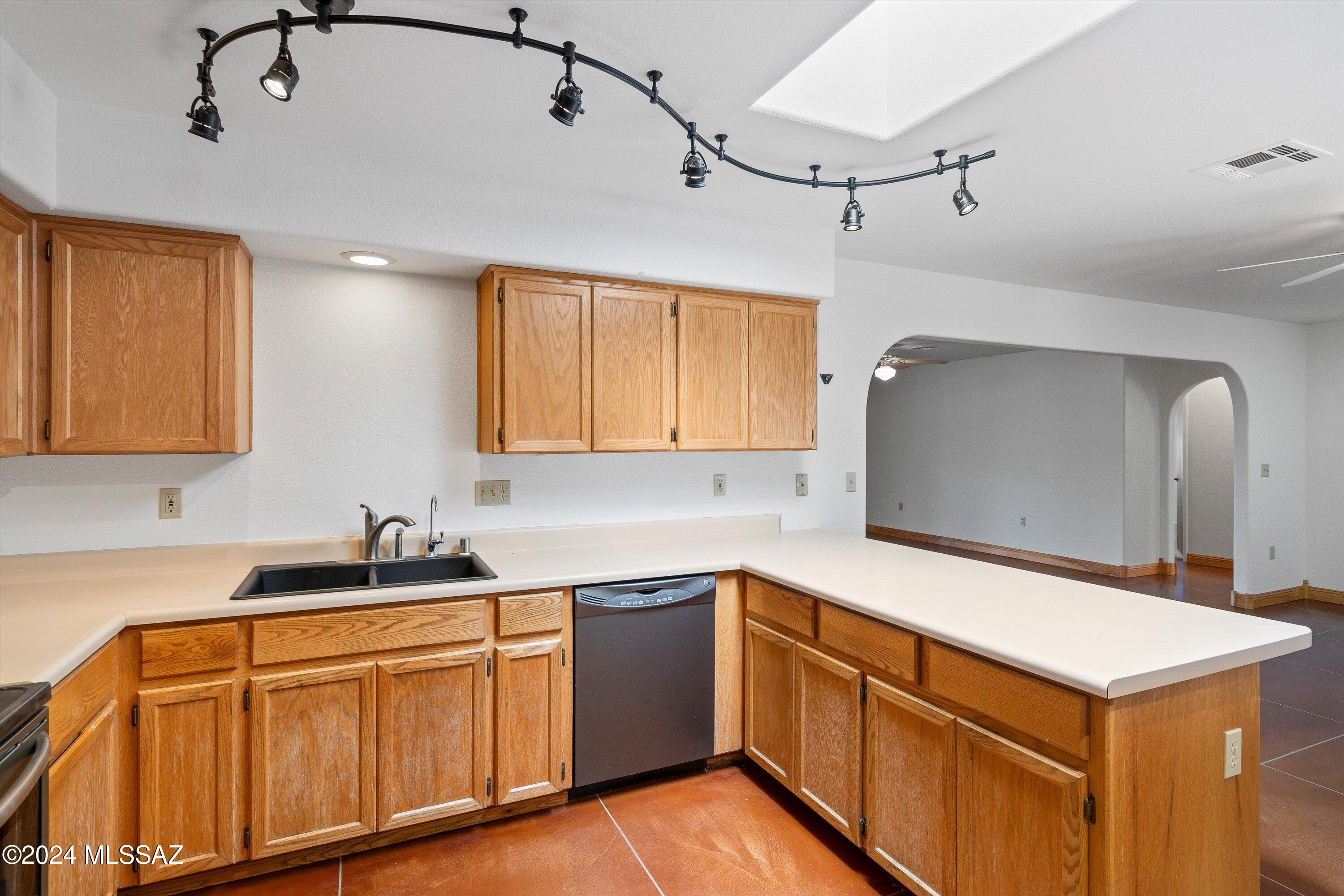 549 N Oak Hills Place